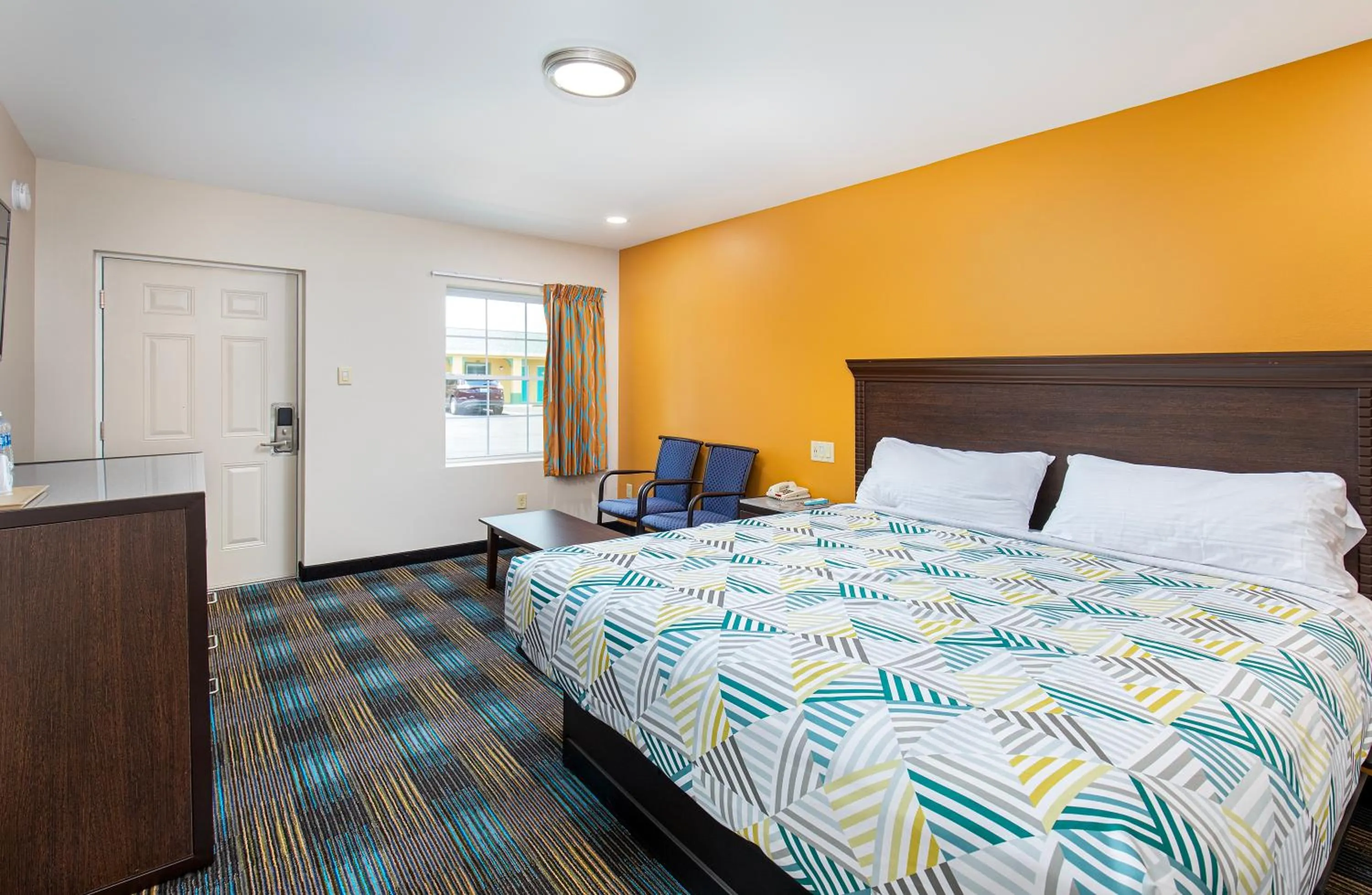 Bed in Cardinal Motel Bowling Green