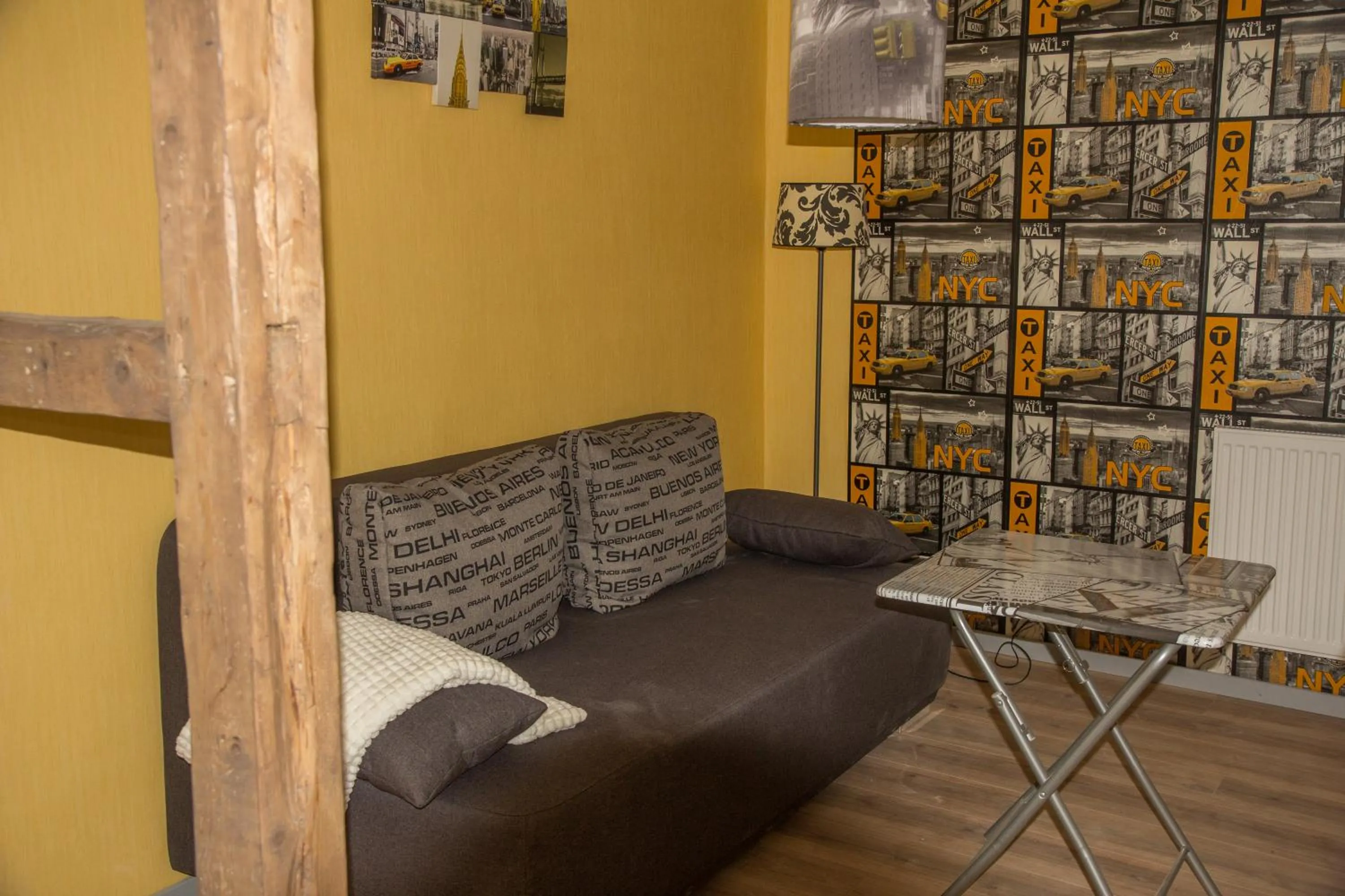 Seating area in Welt Lodge