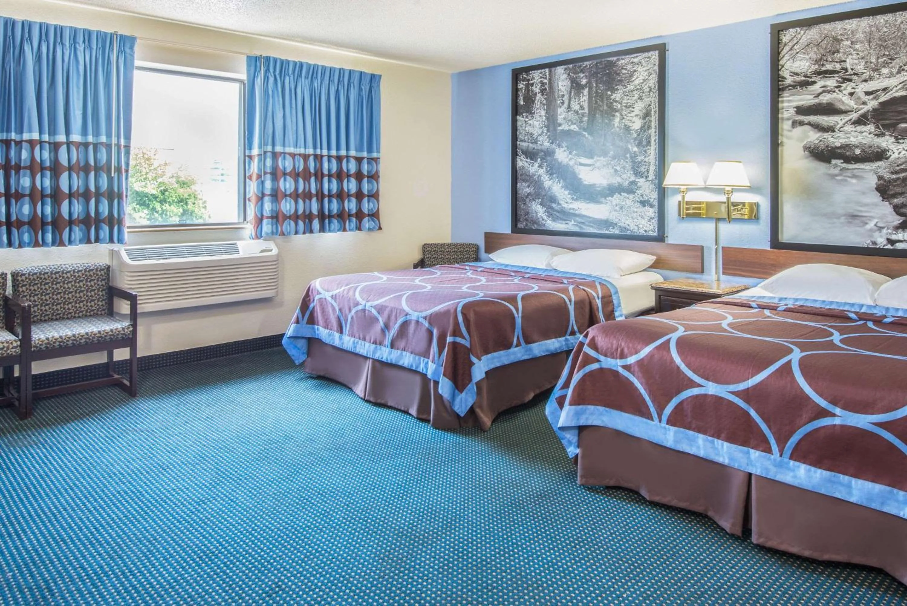 Photo of the whole room, Bed in Super 8 by Wyndham New Castle