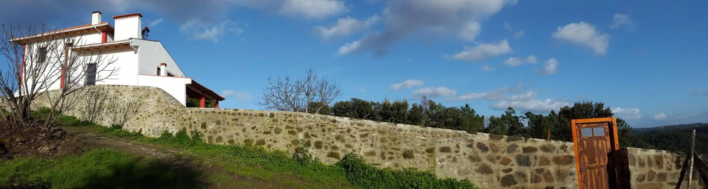 Property building in Quinta Quatro Ventos