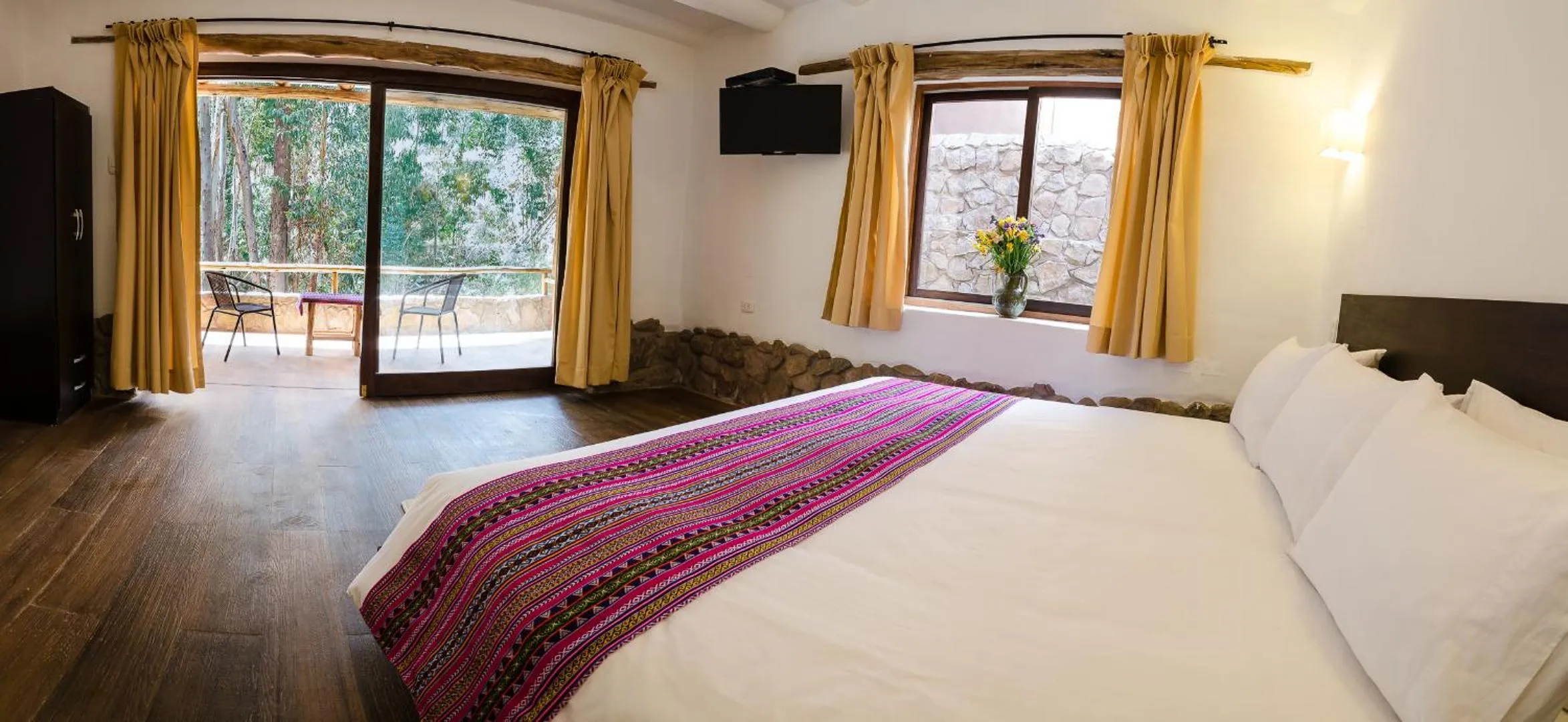 Decorative detail, Bed in Bamboo Lodge Sacred Valley