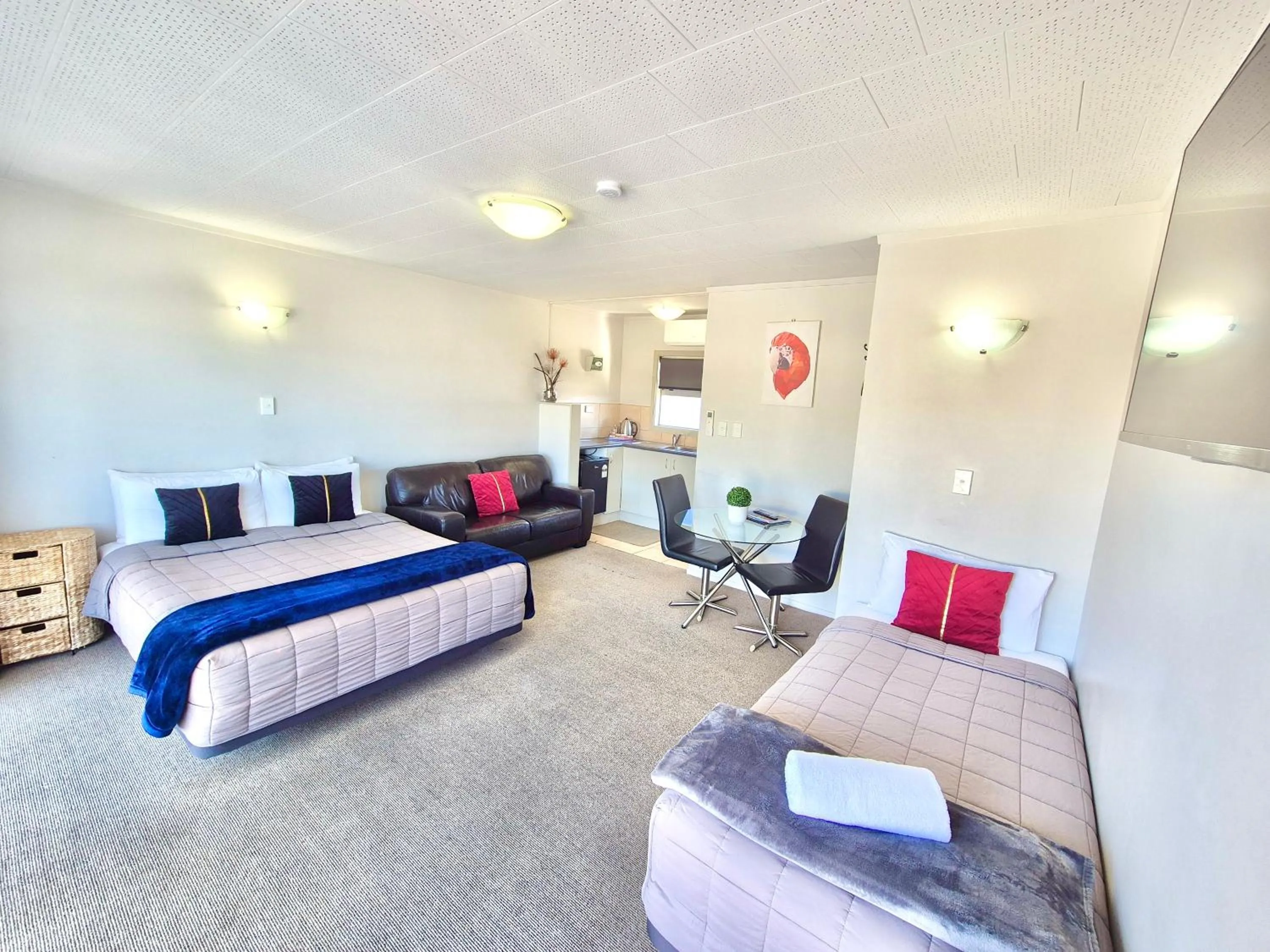 Bed in Absolute Lake View Motel