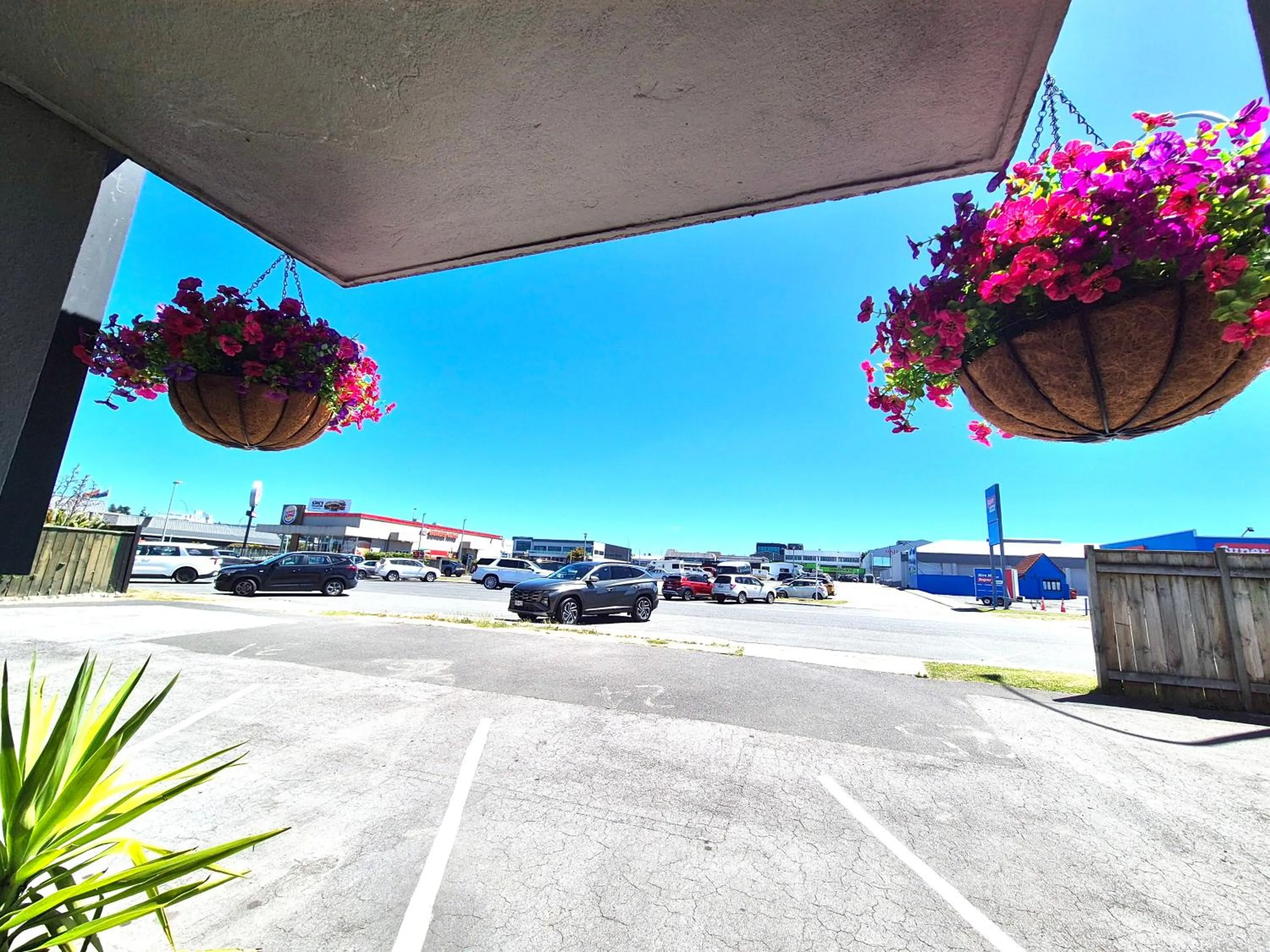 Absolute Lake View Motel