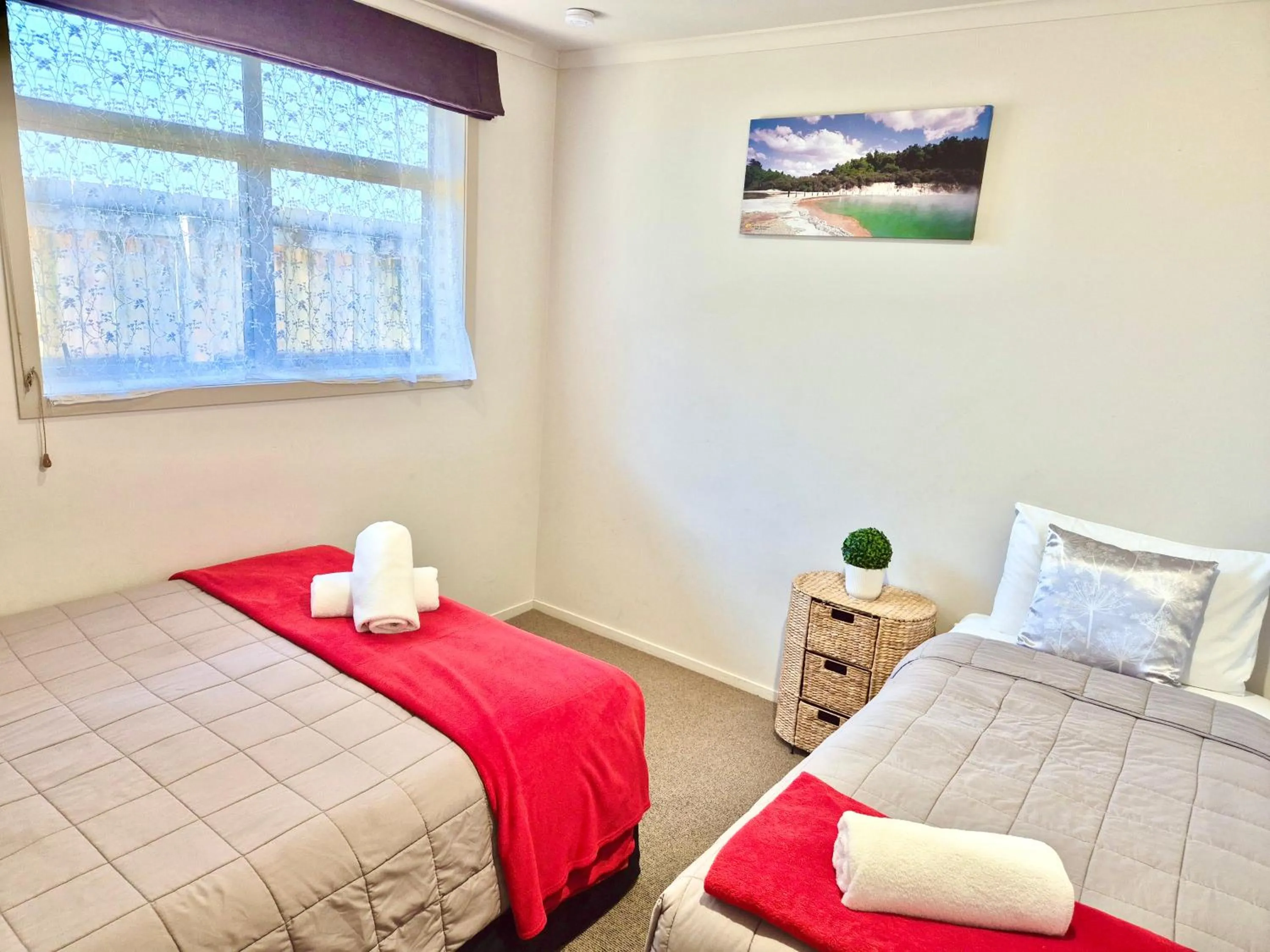 Bed in Absolute Lake View Motel