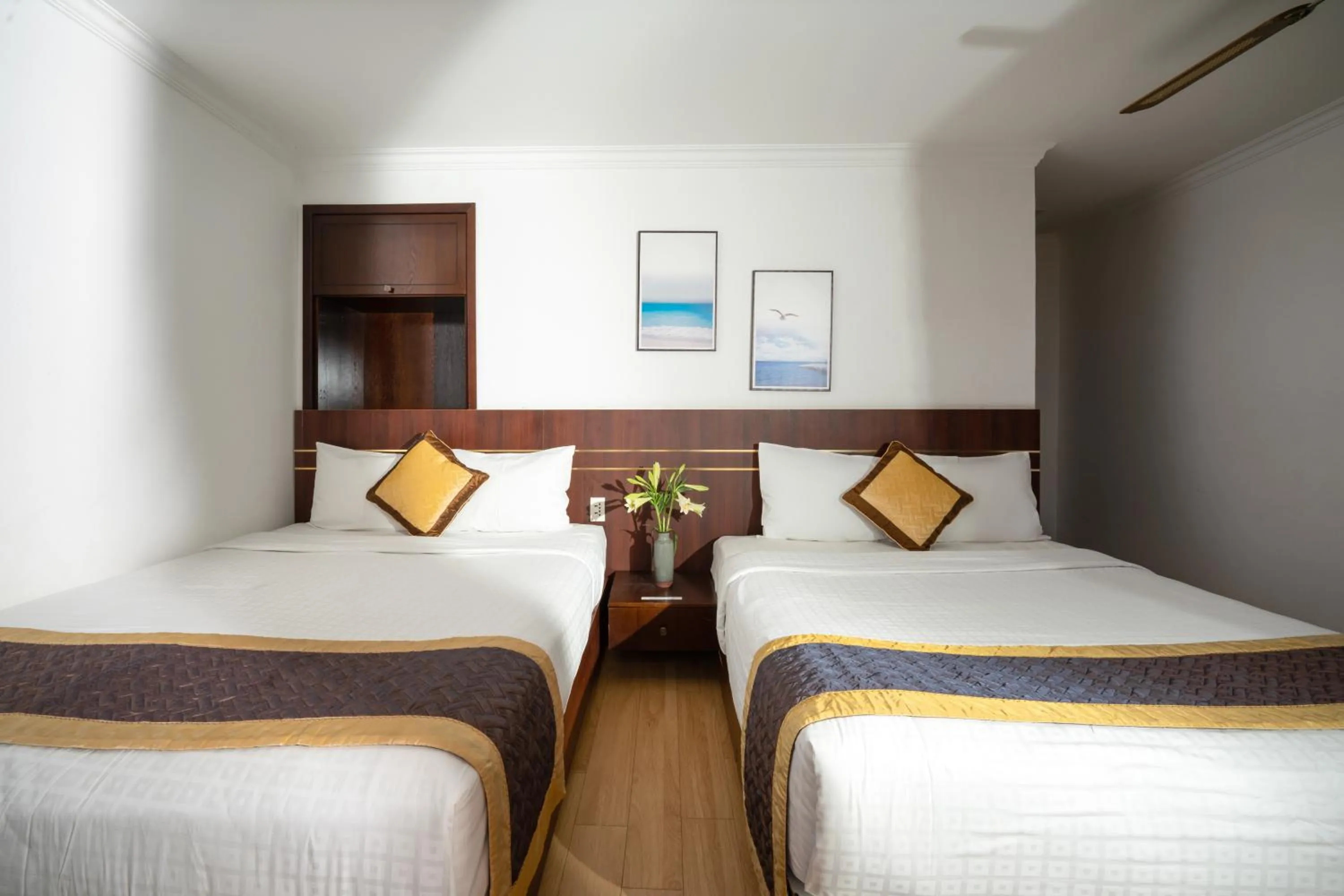 Bed in Zenta Sea View Hotel