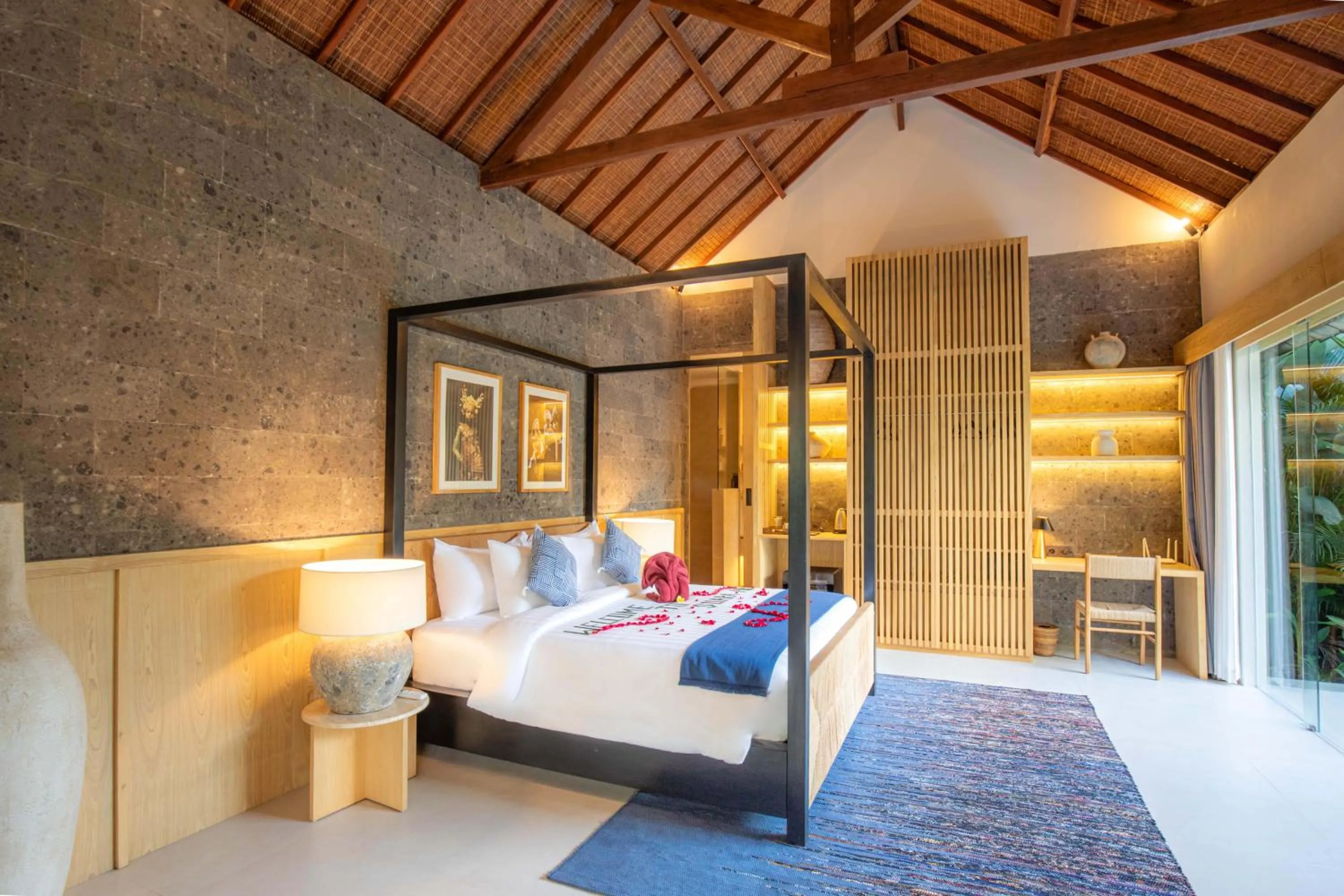 Bed in Suara Air Luxury Villa Ubud