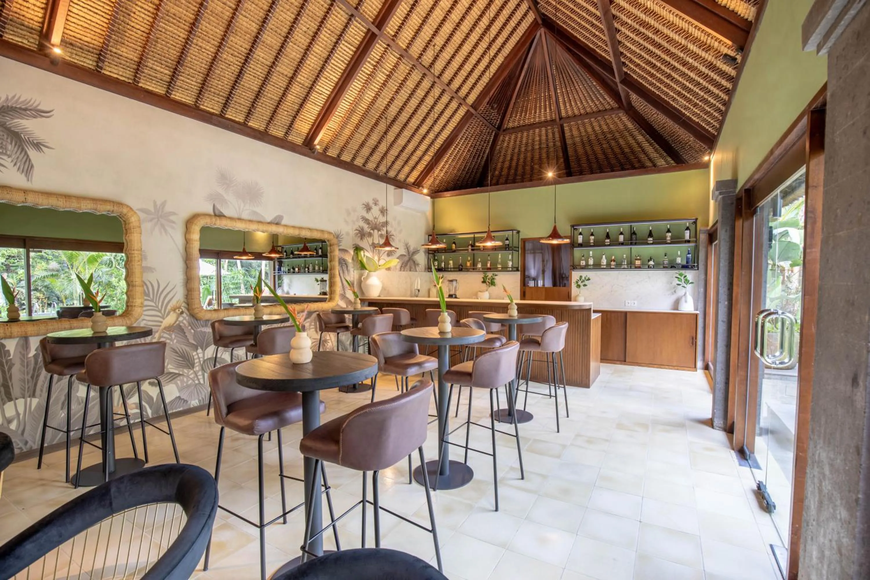 Lounge or bar in Suara Air Luxury Villa Ubud