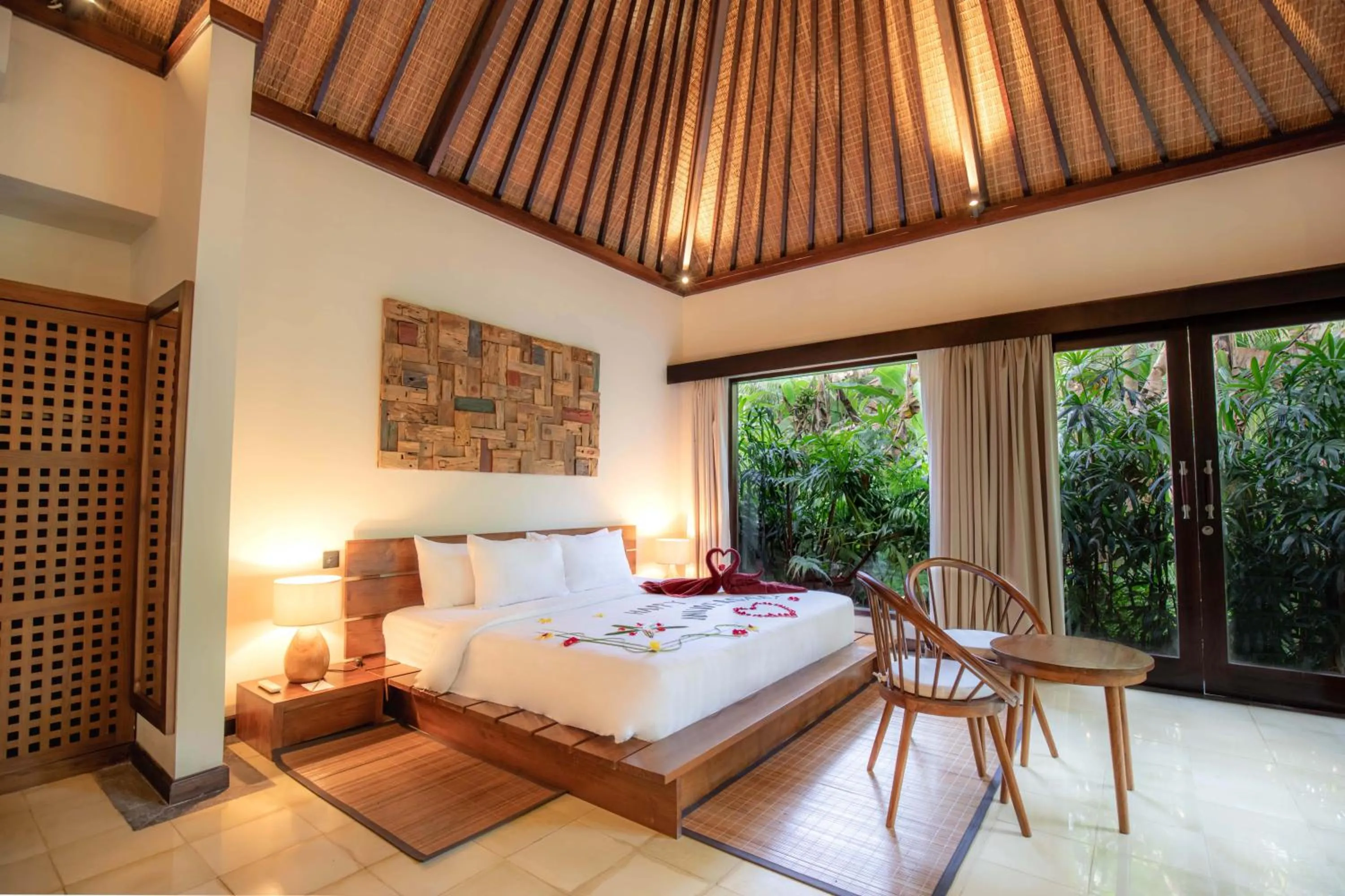 Bed in Suara Air Luxury Villa Ubud