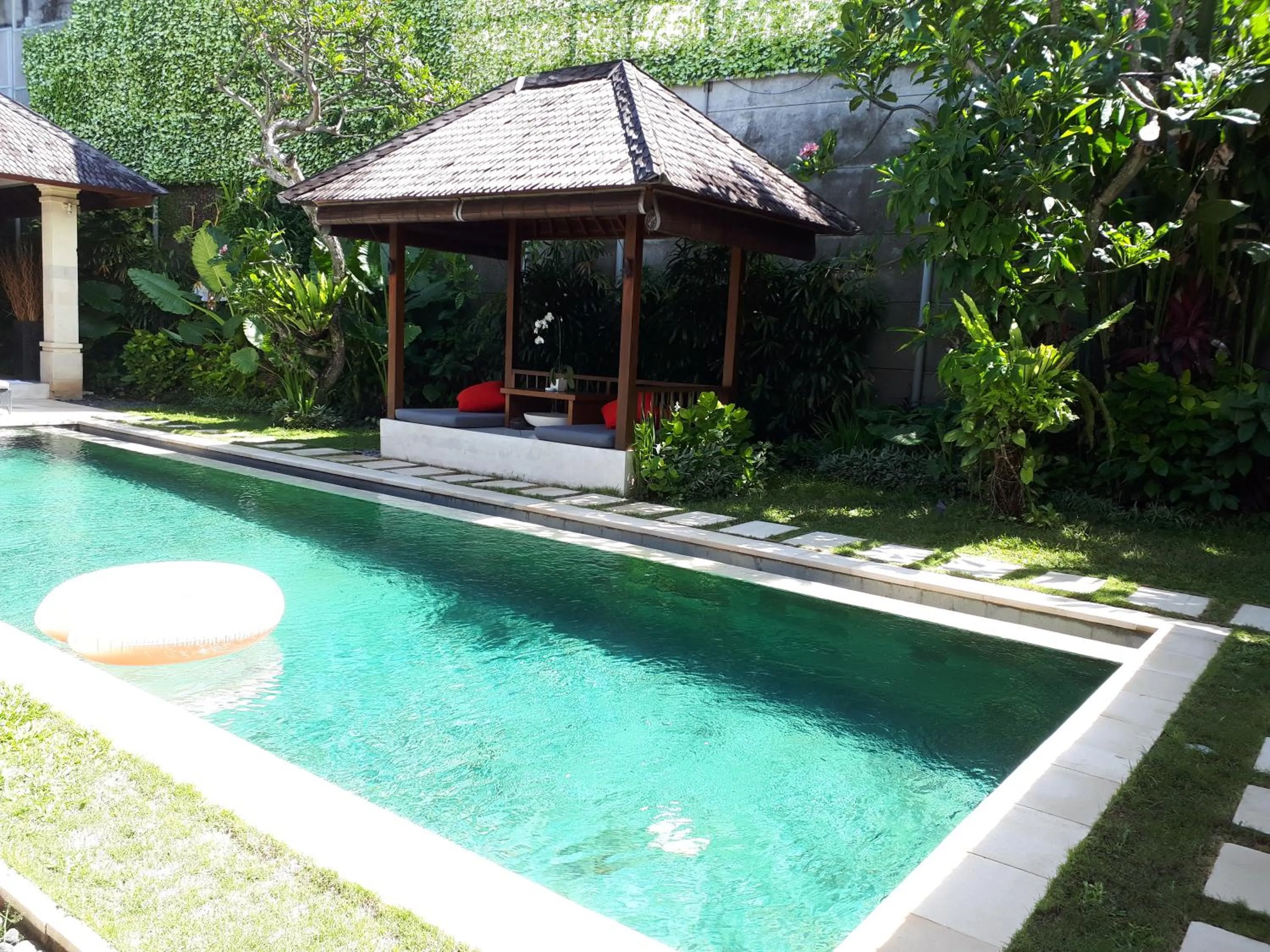 Swimming pool in Villa Zanissa