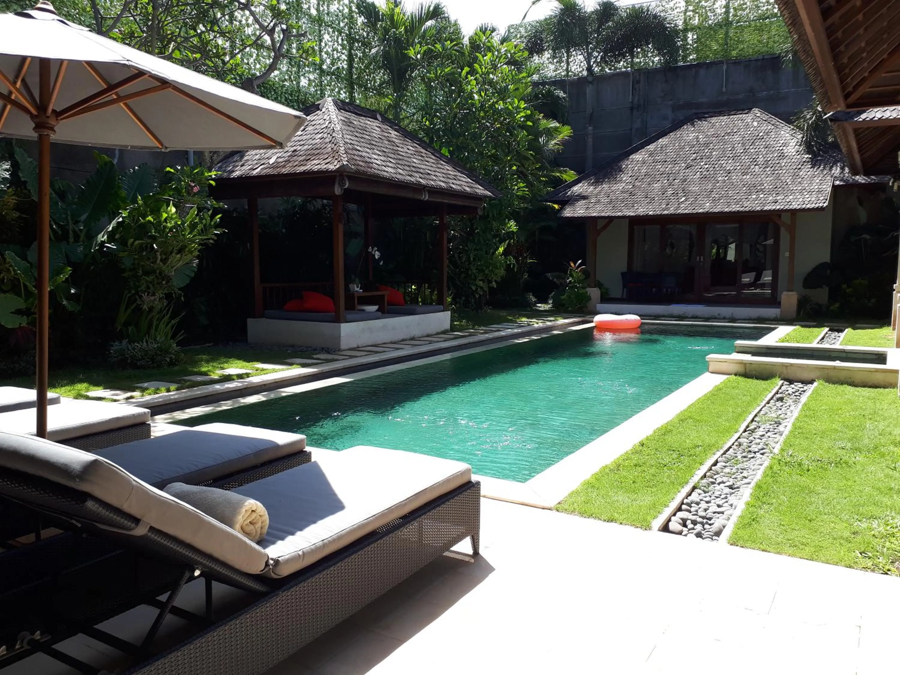 Swimming pool in Villa Zanissa