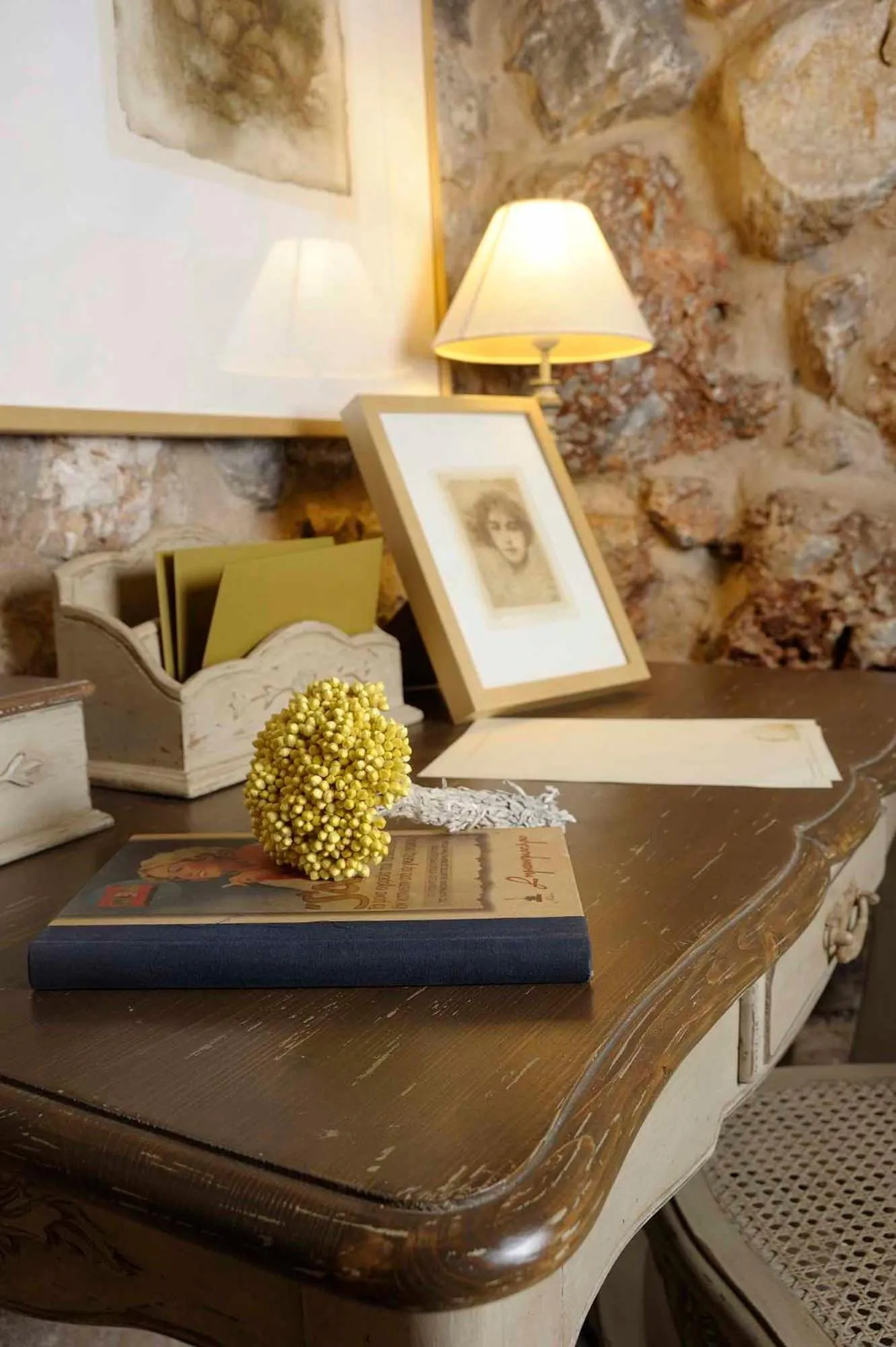 Seating area in Citta dei Nicliani