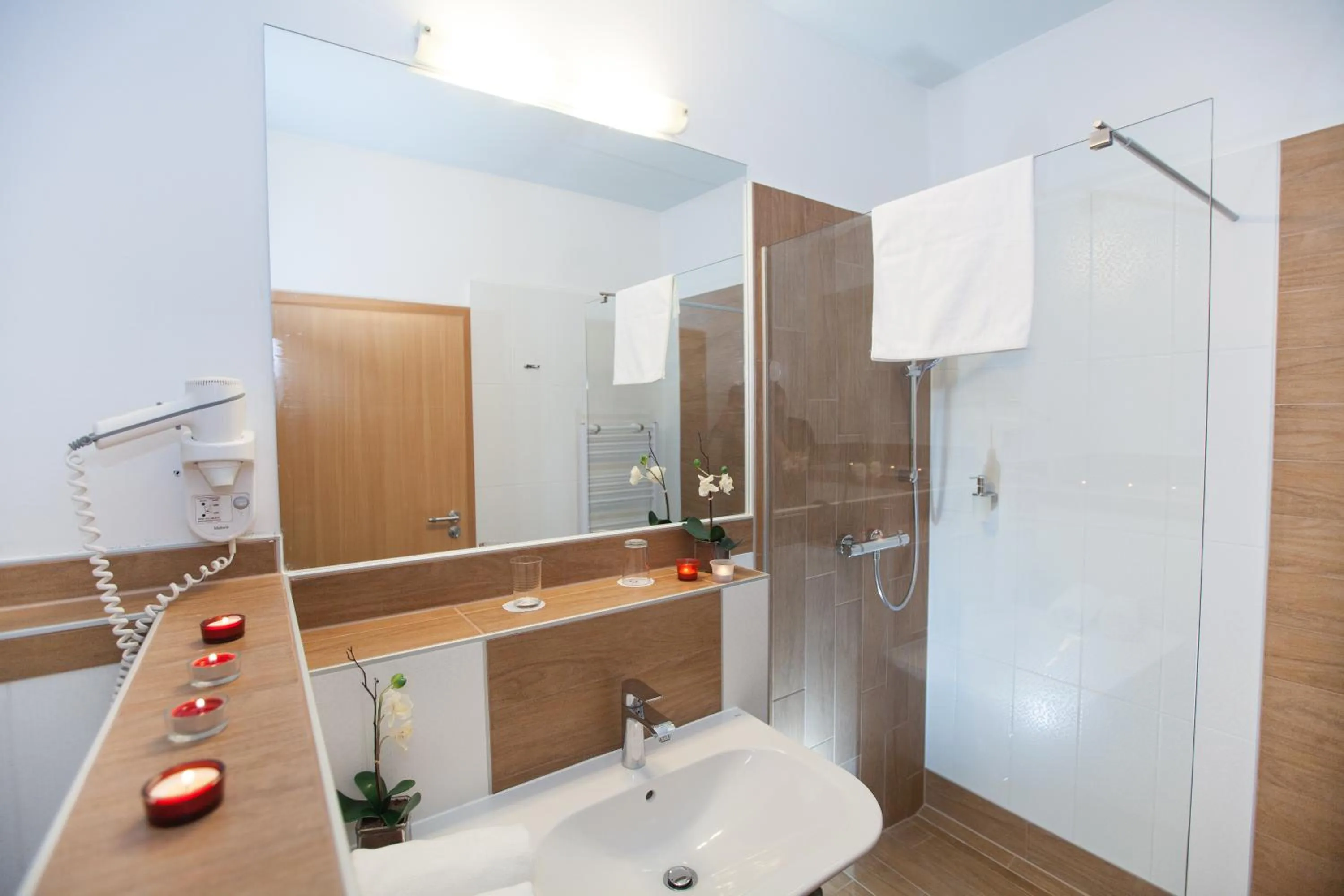 Shower in Hotel Corvus Aqua