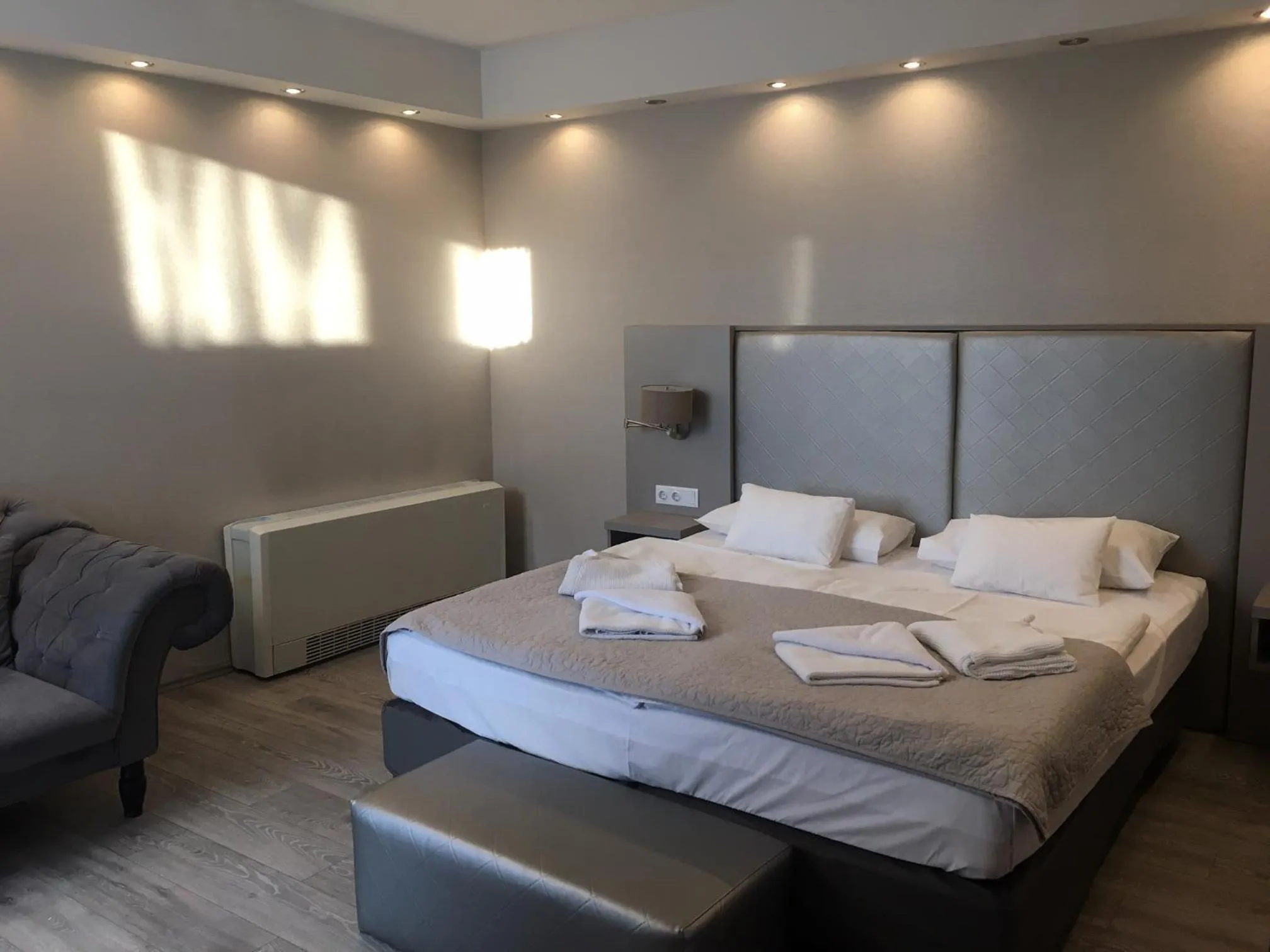 Photo of the whole room, Bed in Bástya Konferencia és Wellness Hotel