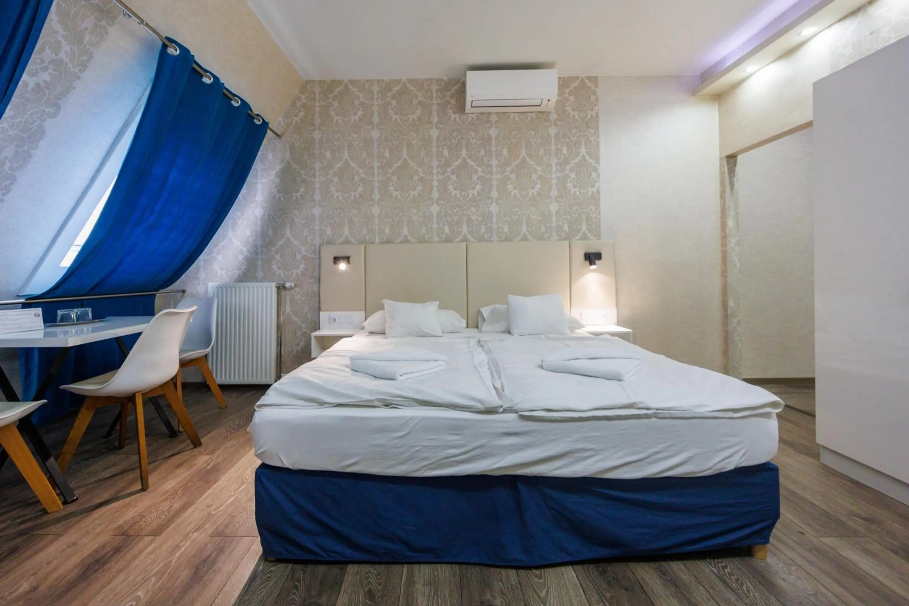 Photo of the whole room, Bed in Bástya Konferencia és Wellness Hotel