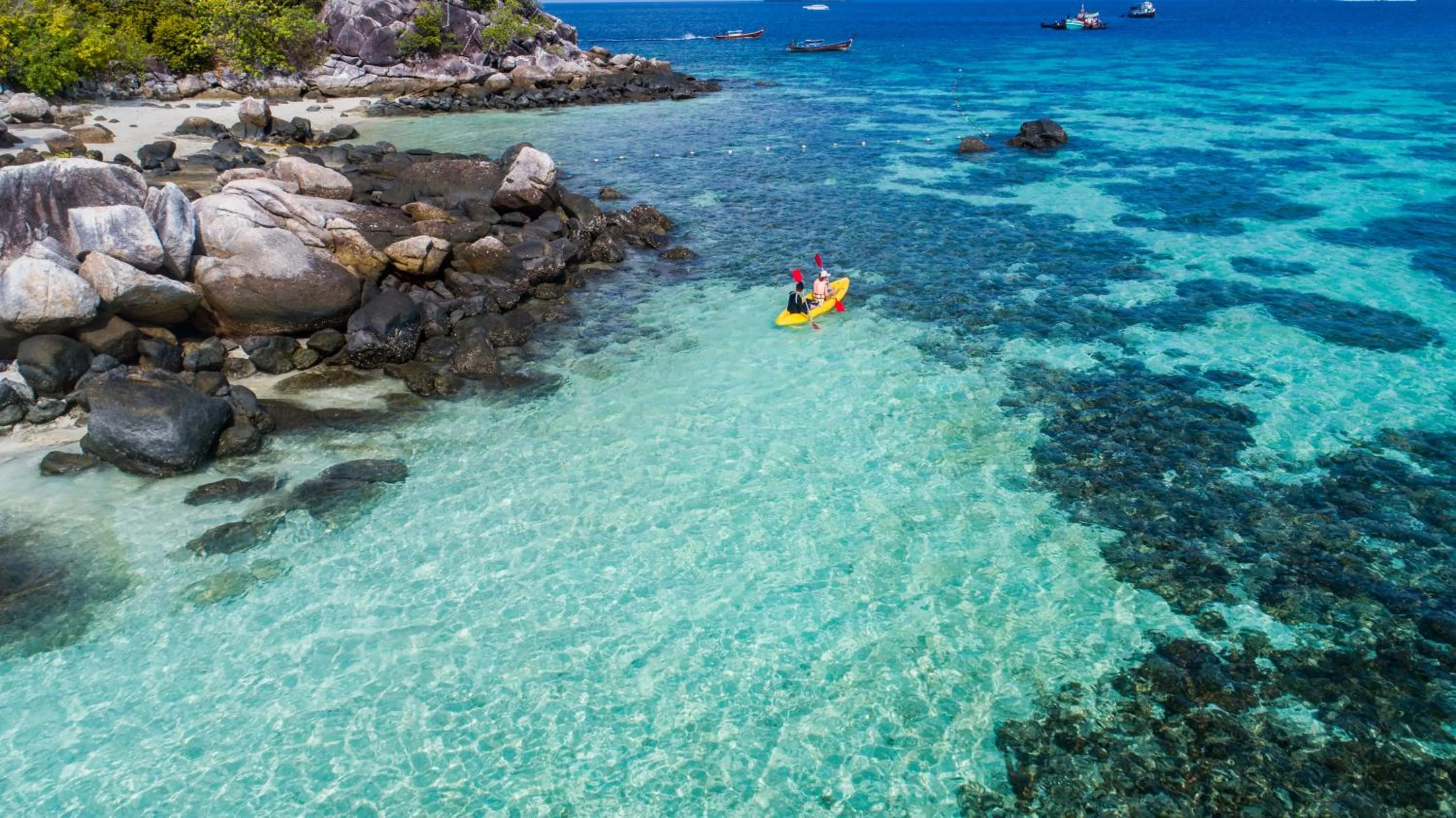 Beach in Forra Dive Resort Sunrise