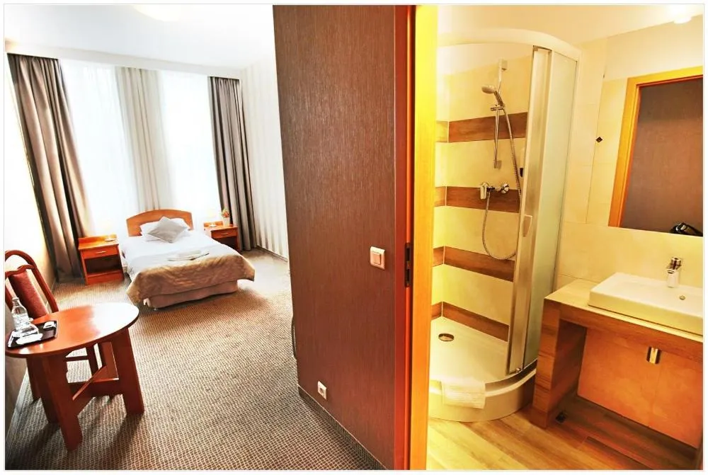 Photo of the whole room, Bed in Hotel Polonez