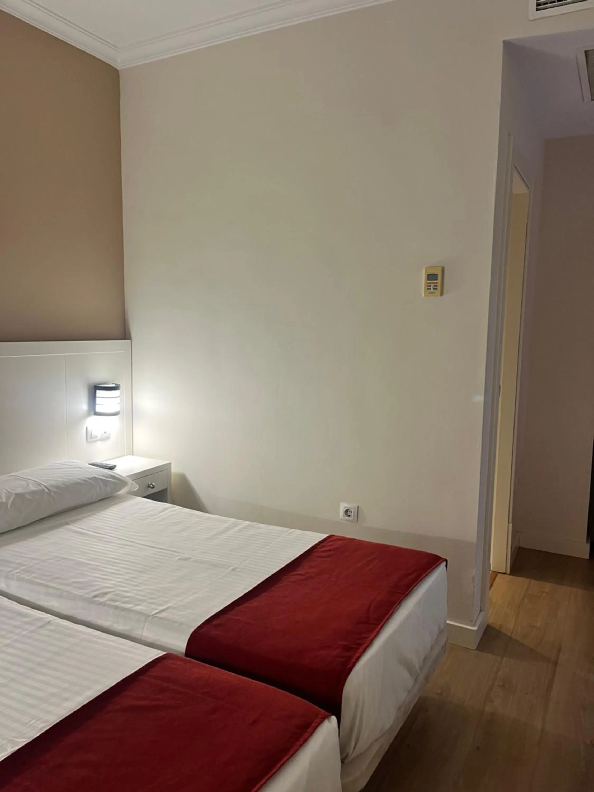 Photo of the whole room, Bed in Hostal Al-Andalus