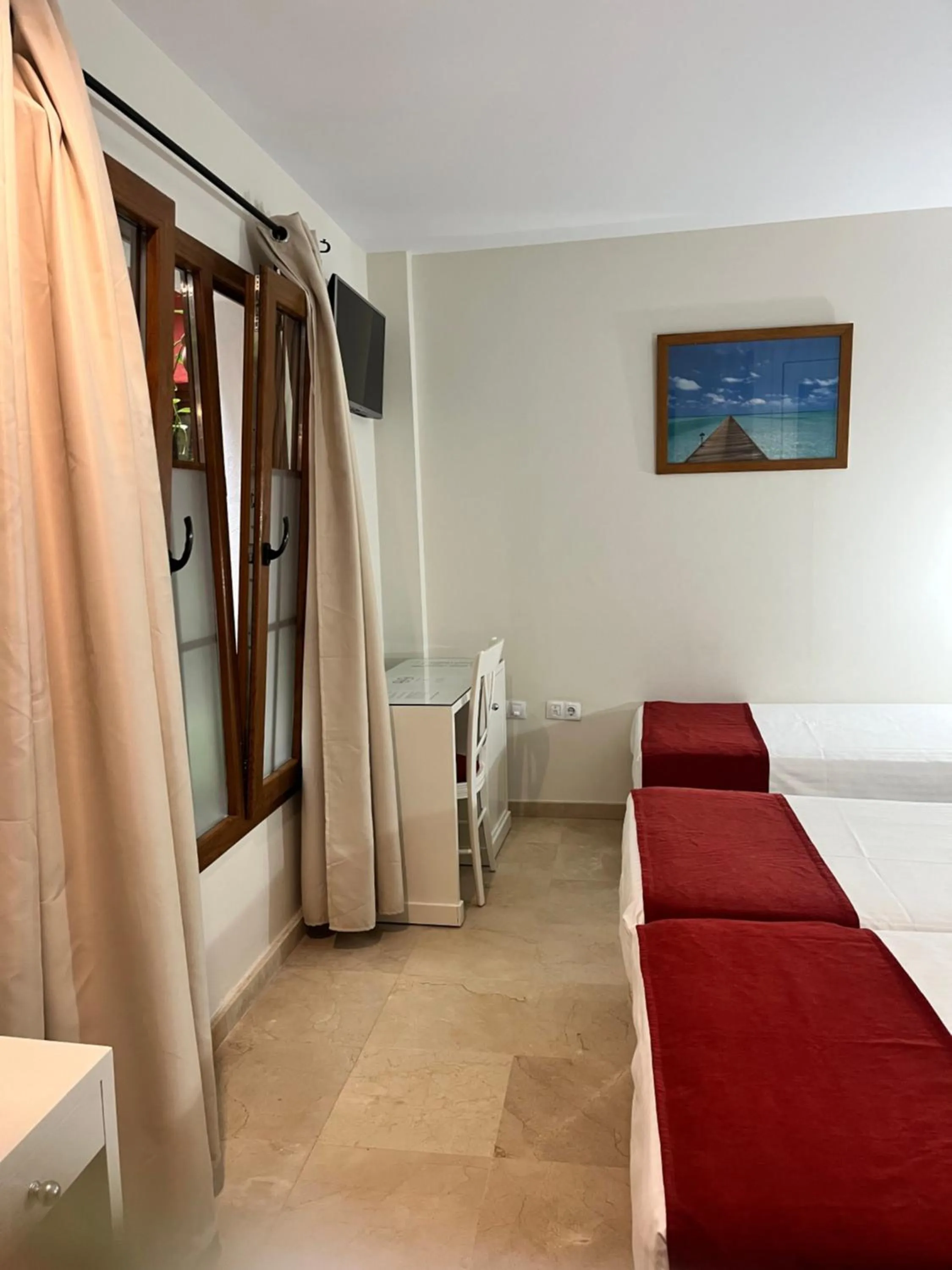 Photo of the whole room, Bed in Hostal Al-Andalus