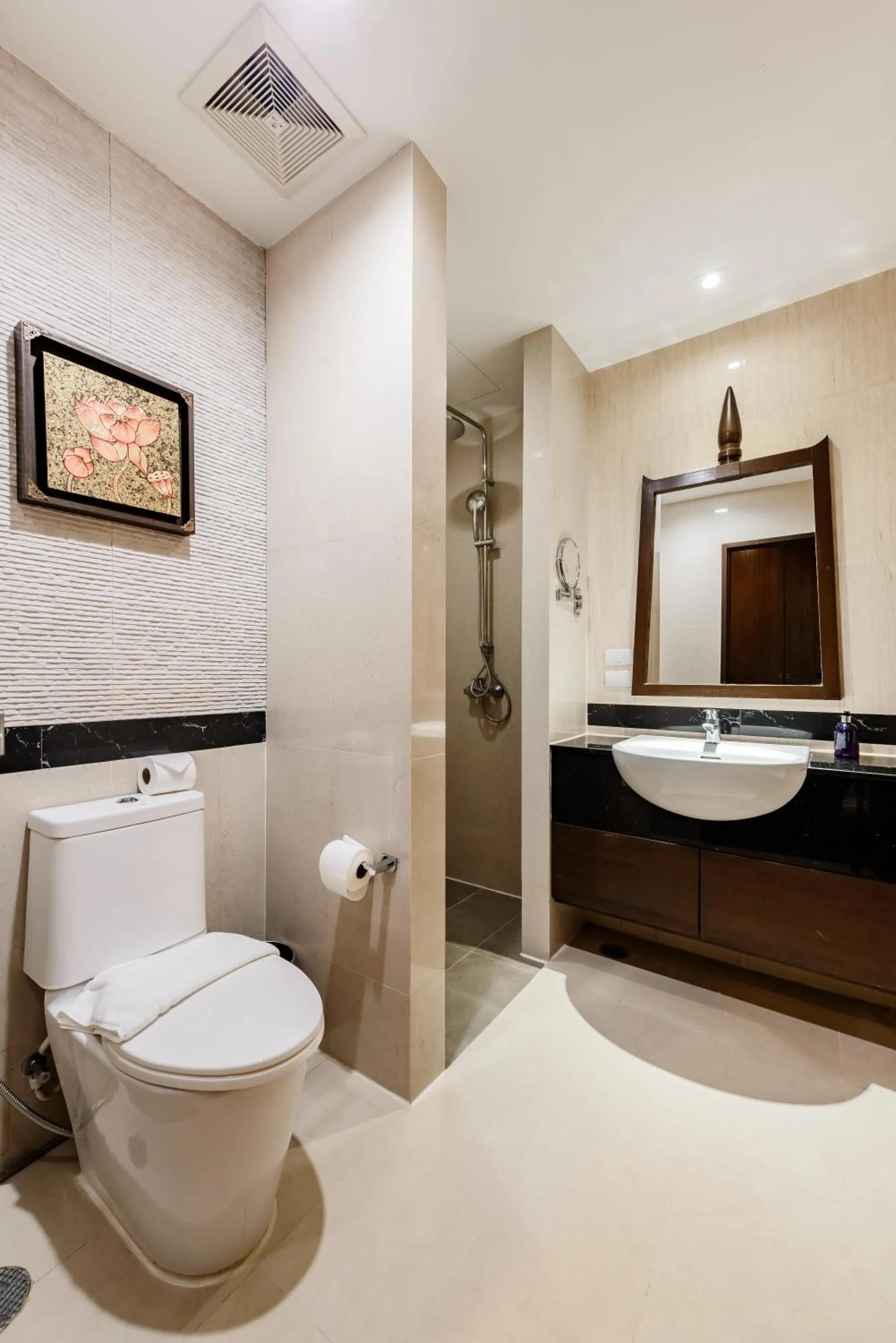 Shower in Centara Anda Dhevi Resort & Spa Krabi