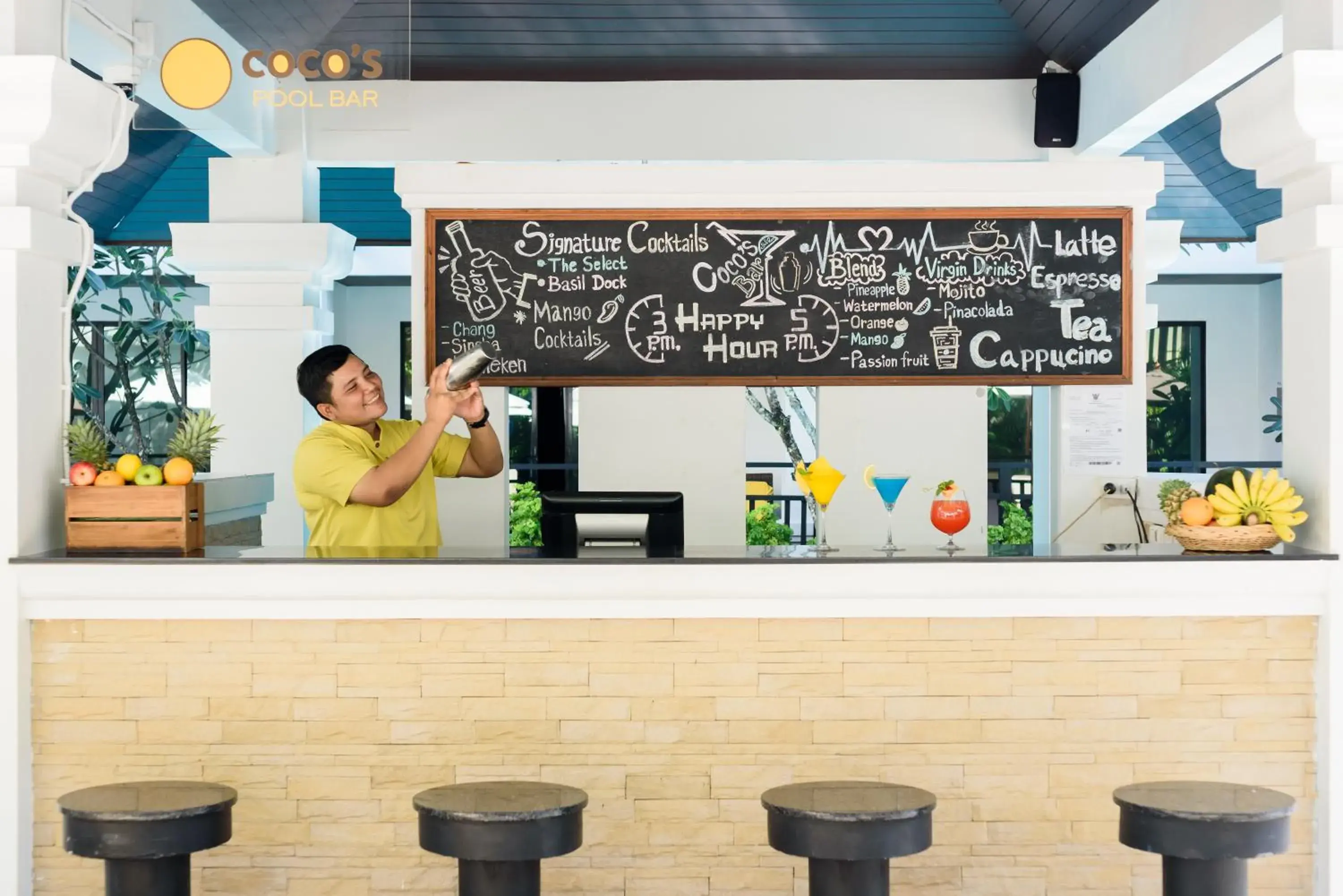 Lounge or bar in Centara Anda Dhevi Resort & Spa Krabi Lounge or bar in Centara Anda Dhevi Resort & Spa Krabi