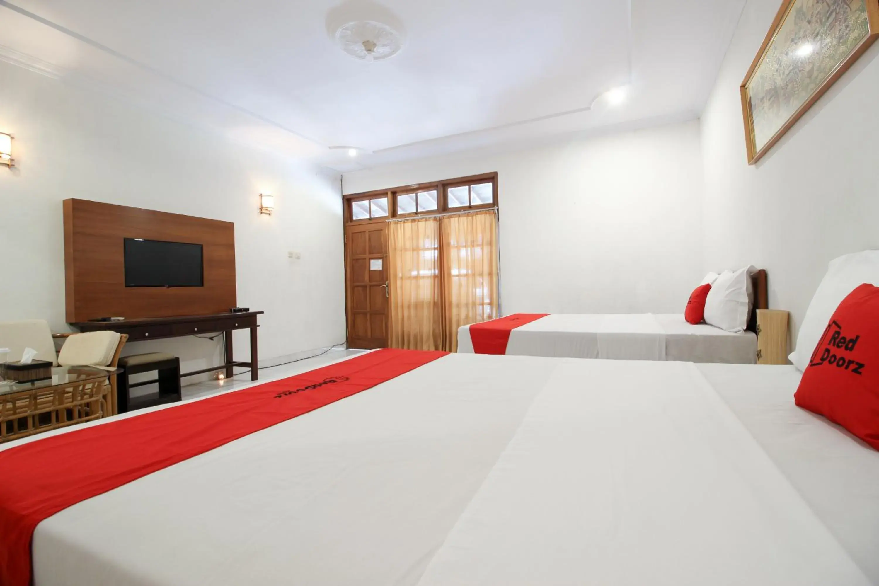 Bedroom, Bed in RedDoorz Plus near Alun Alun Selatan 2 Bedroom, Bed in RedDoorz Plus near Alun Alun Selatan 2