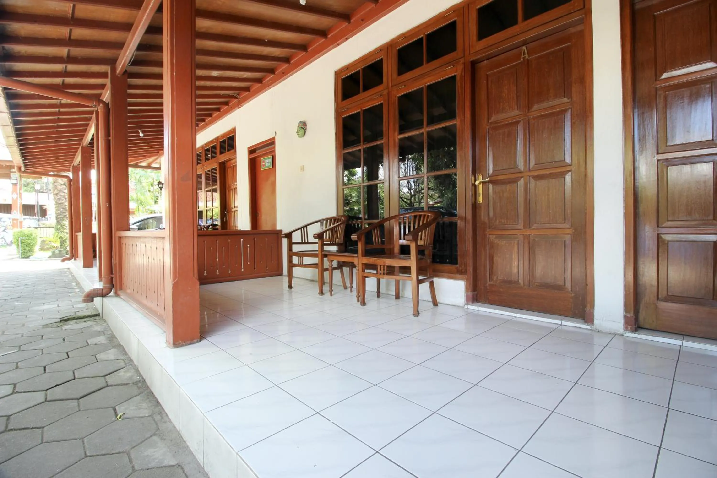 Balcony/Terrace in RedDoorz Plus near Alun Alun Selatan 2