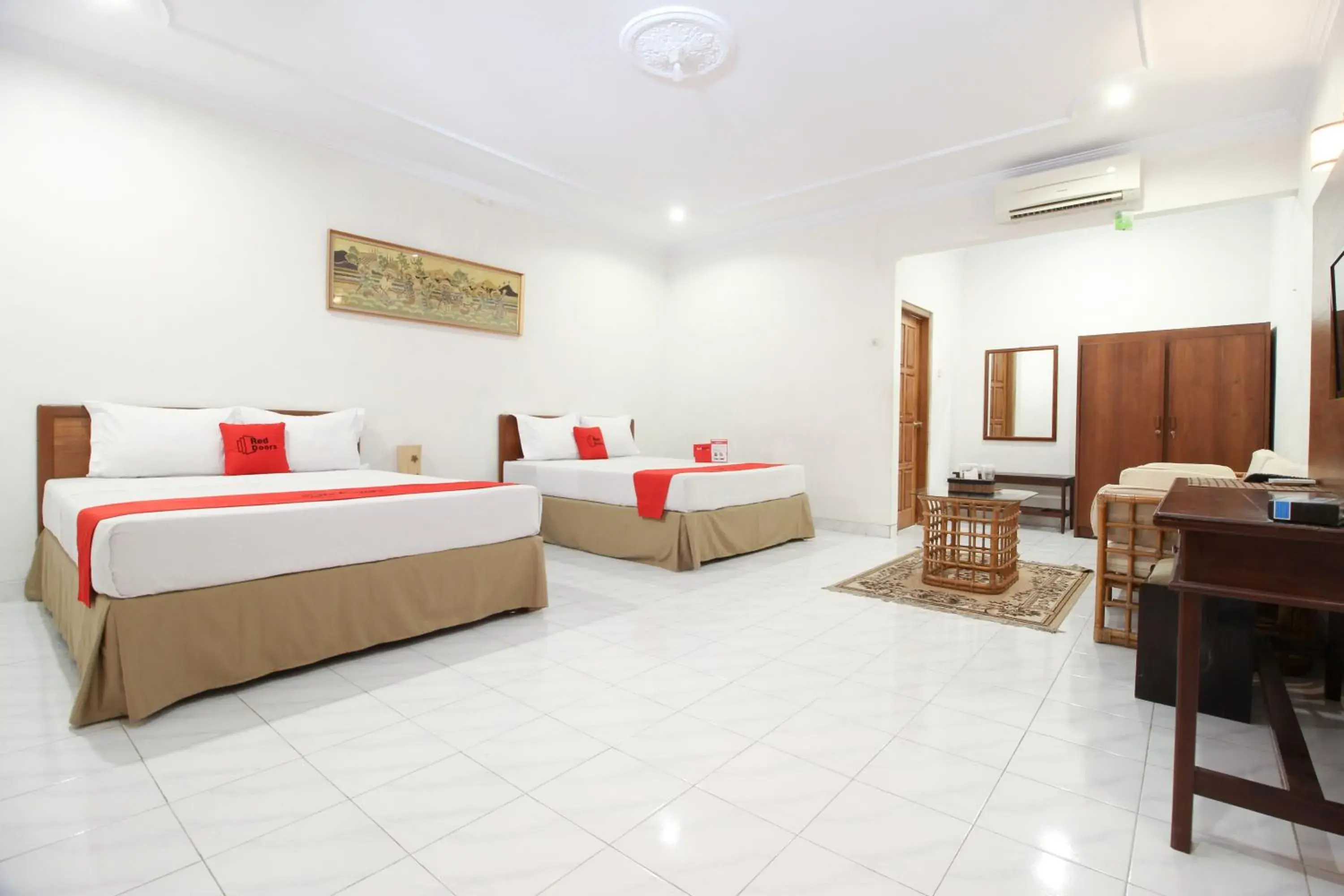 Bedroom, Bed in RedDoorz Plus near Alun Alun Selatan 2 Bedroom, Bed in RedDoorz Plus near Alun Alun Selatan 2