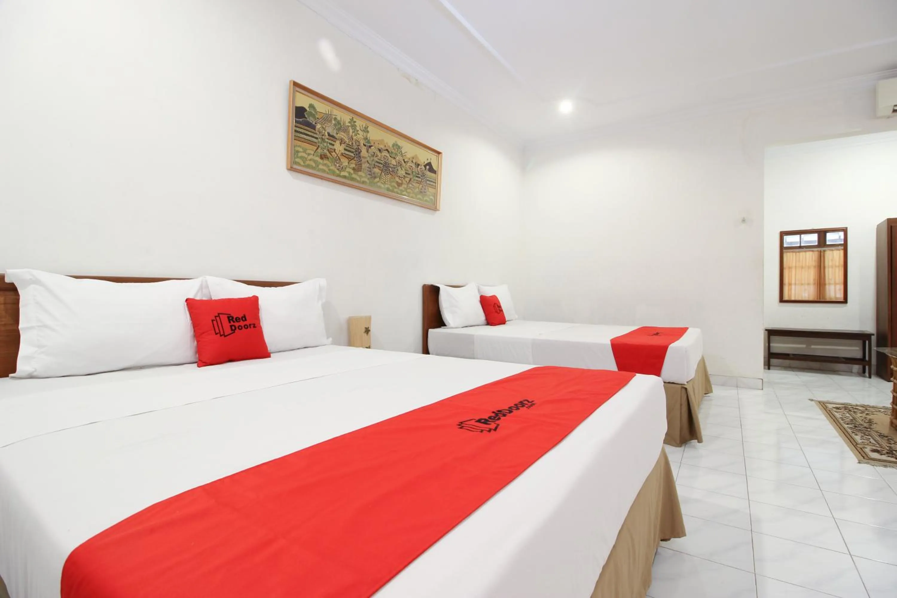 Bedroom, Bed in RedDoorz Plus near Alun Alun Selatan 2