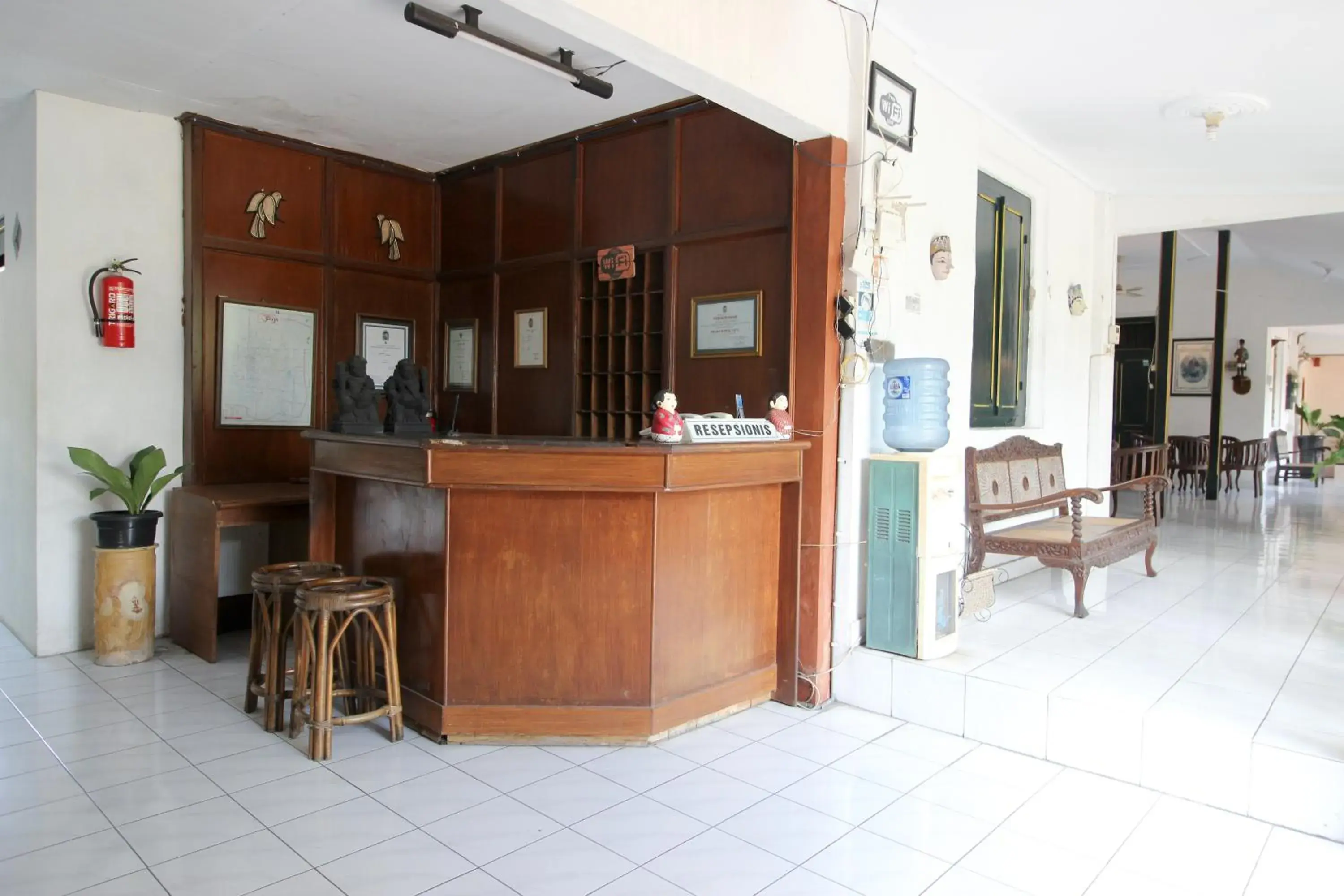 Lobby or reception in RedDoorz Plus near Alun Alun Selatan 2 Lobby or reception in RedDoorz Plus near Alun Alun Selatan 2