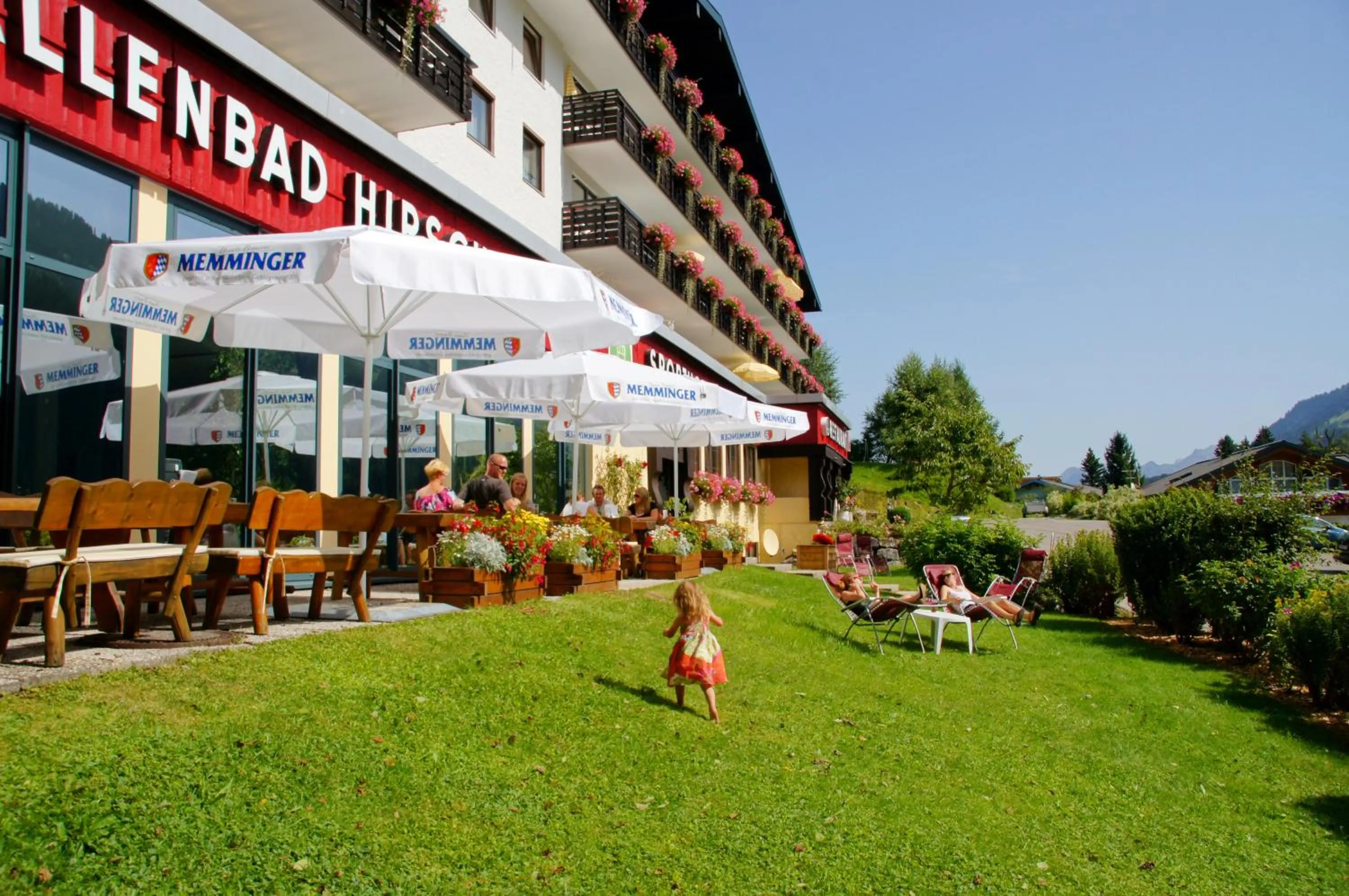 Facade/entrance in Sporthotel Walliser