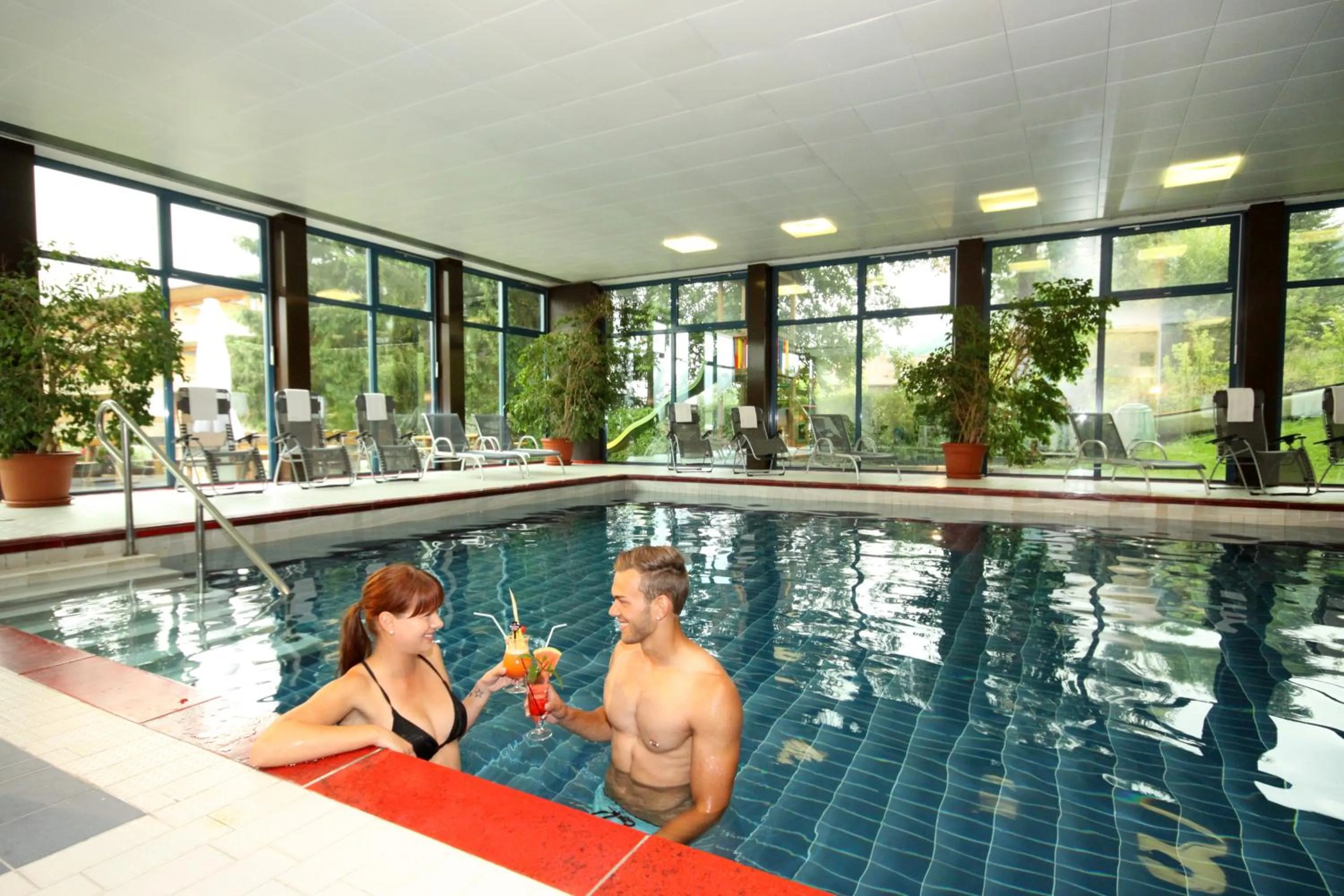 Swimming pool in Sporthotel Walliser