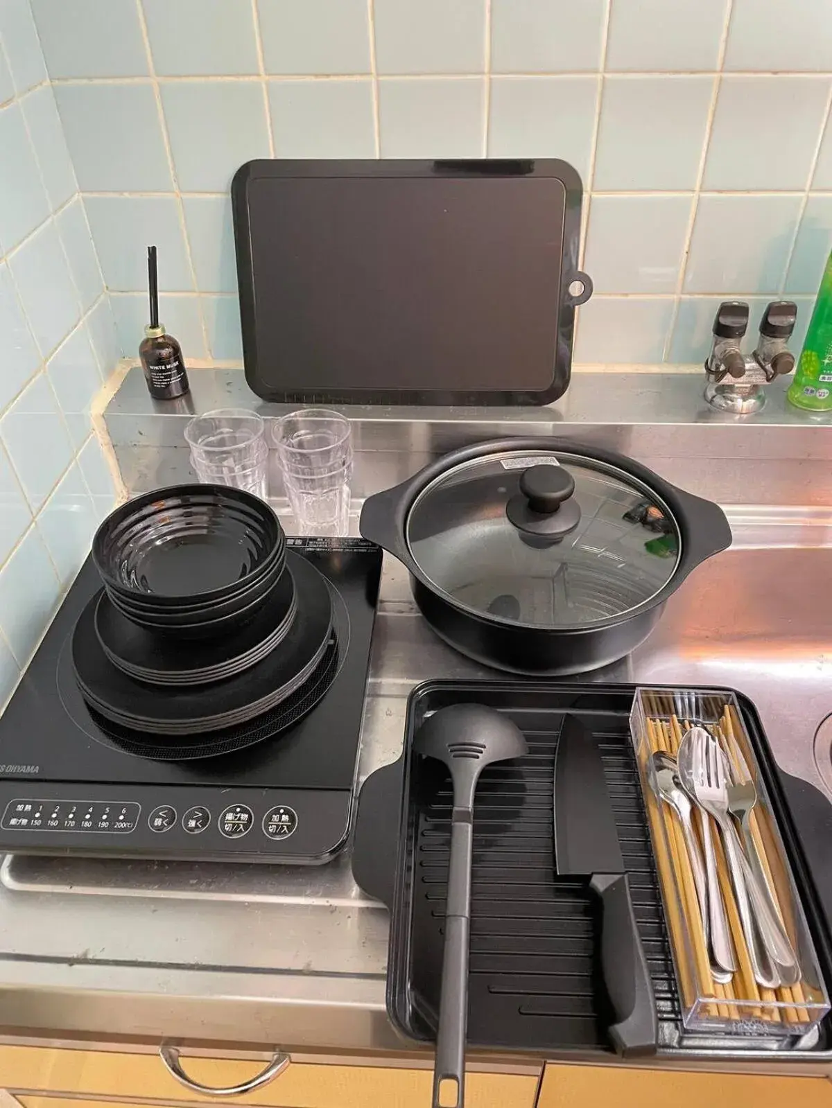 Kitchen or kitchenette in Guest House ZEN HAKATA NISHIJIN Kitchen or kitchenette in Guest House ZEN HAKATA NISHIJIN