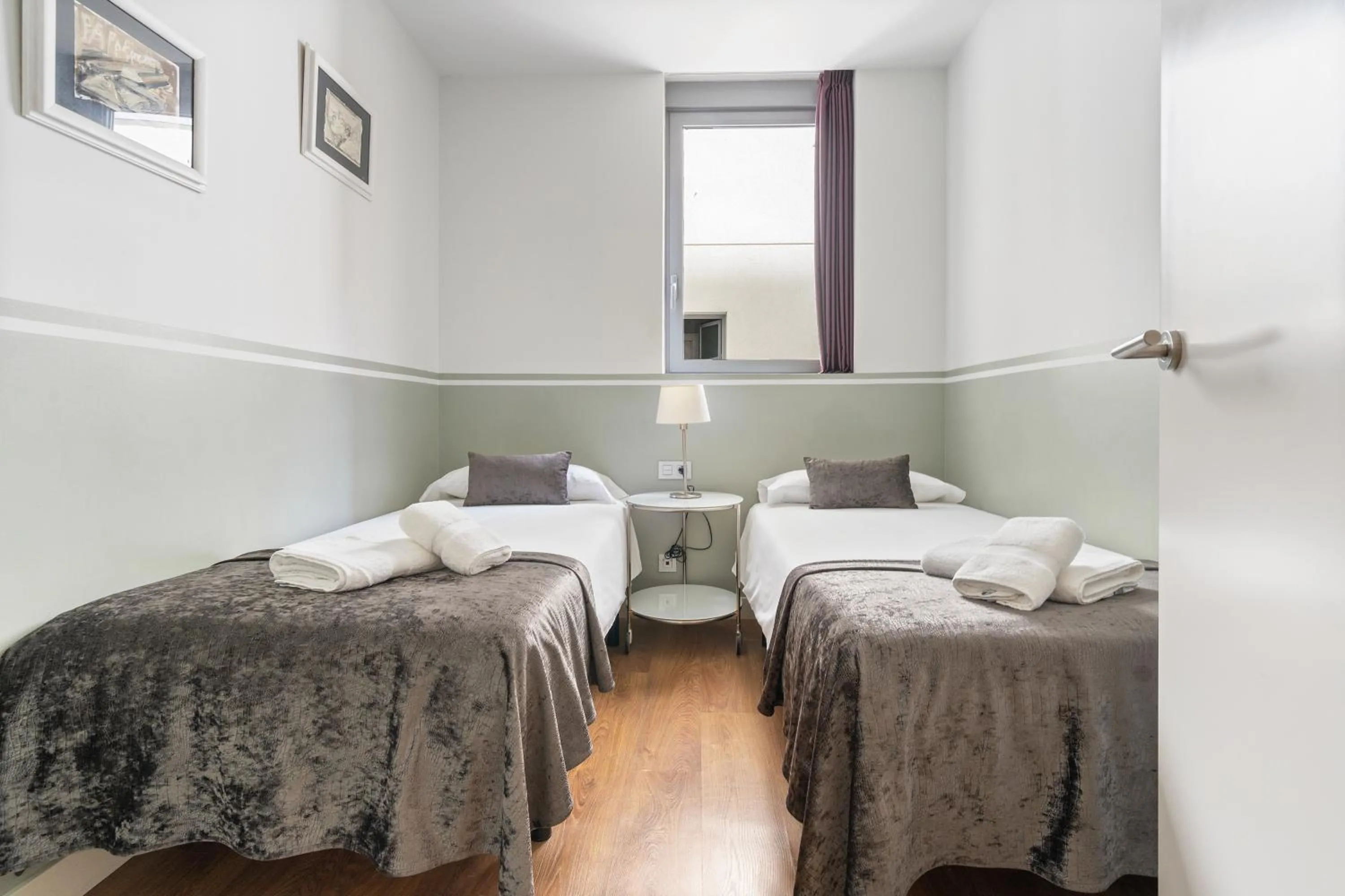 Photo of the whole room, Bed in Sensation Sagrada Familia