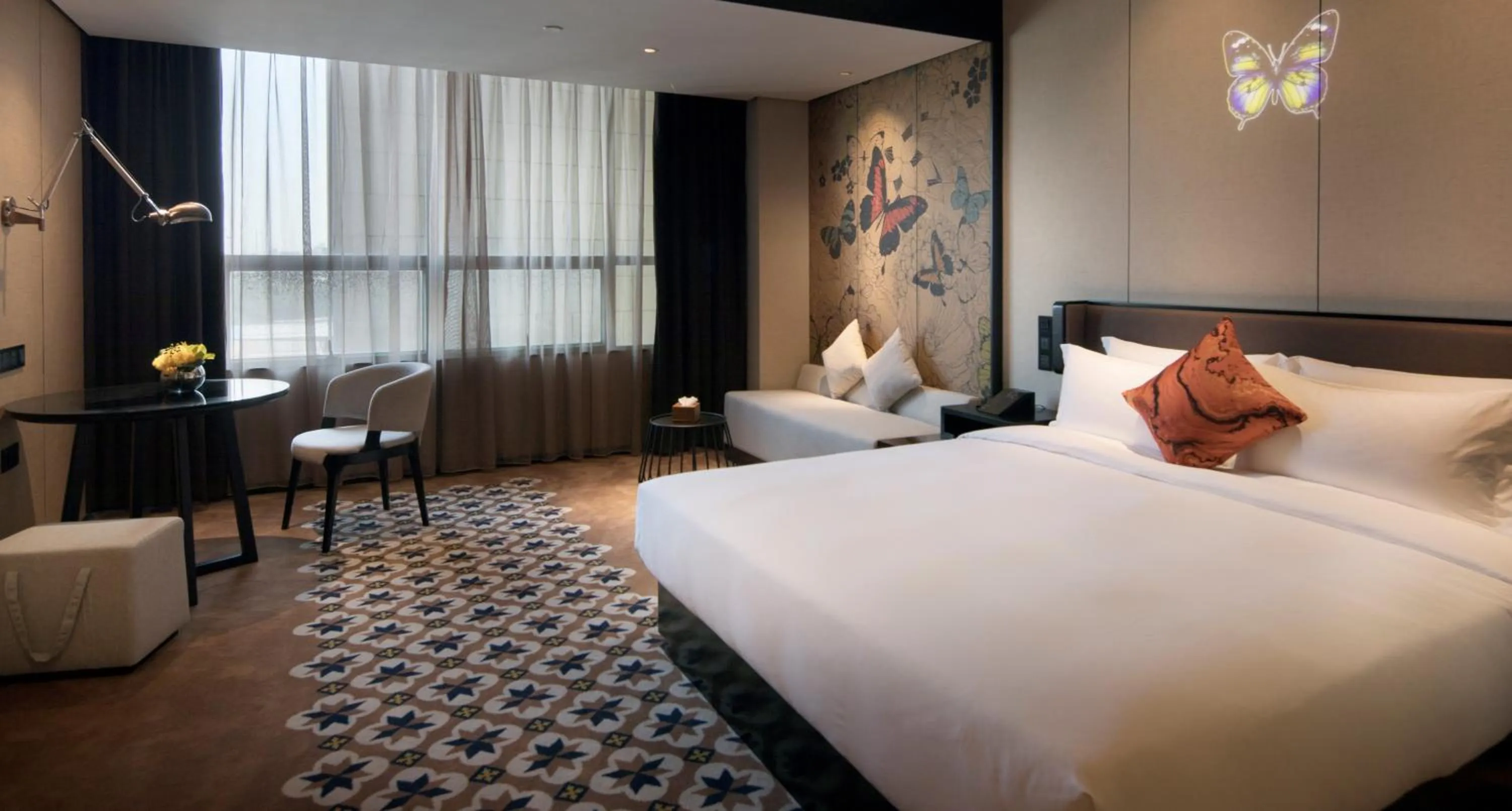 Seating area, Bed in Paco Hotel Chebeinan Metro Guanghzou