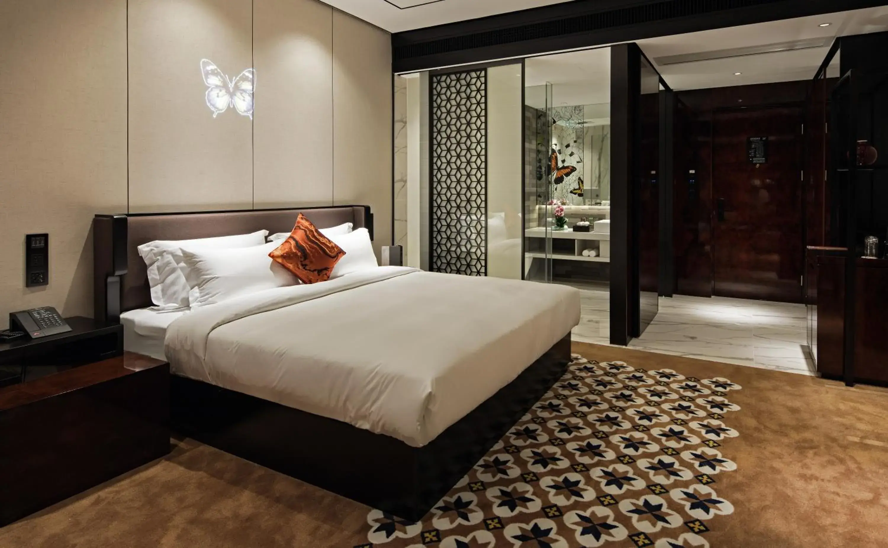 Bed in Paco Hotel Chebeinan Metro Guanghzou-Free Shuttle Bus For Canton Fair Bed in Paco Hotel Chebeinan Metro Guanghzou-Free Shuttle Bus For Canton Fair