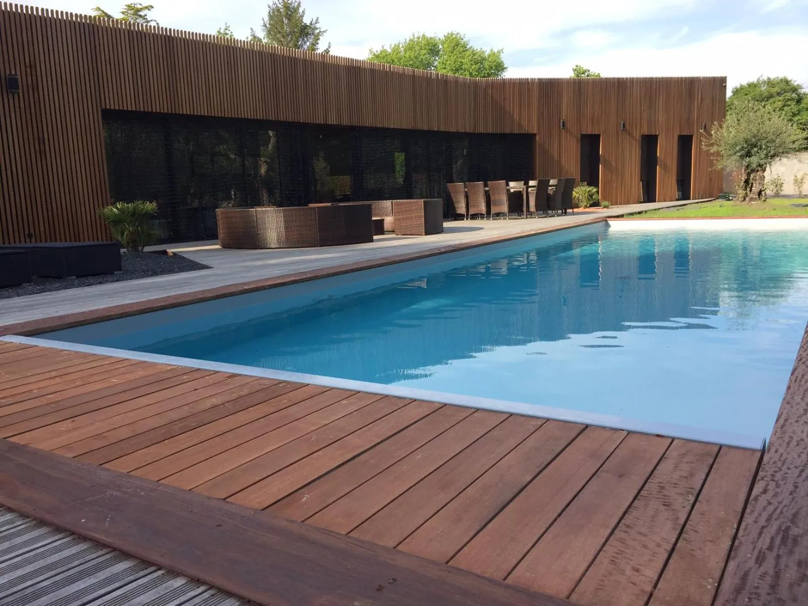 Property building in Le Pakok