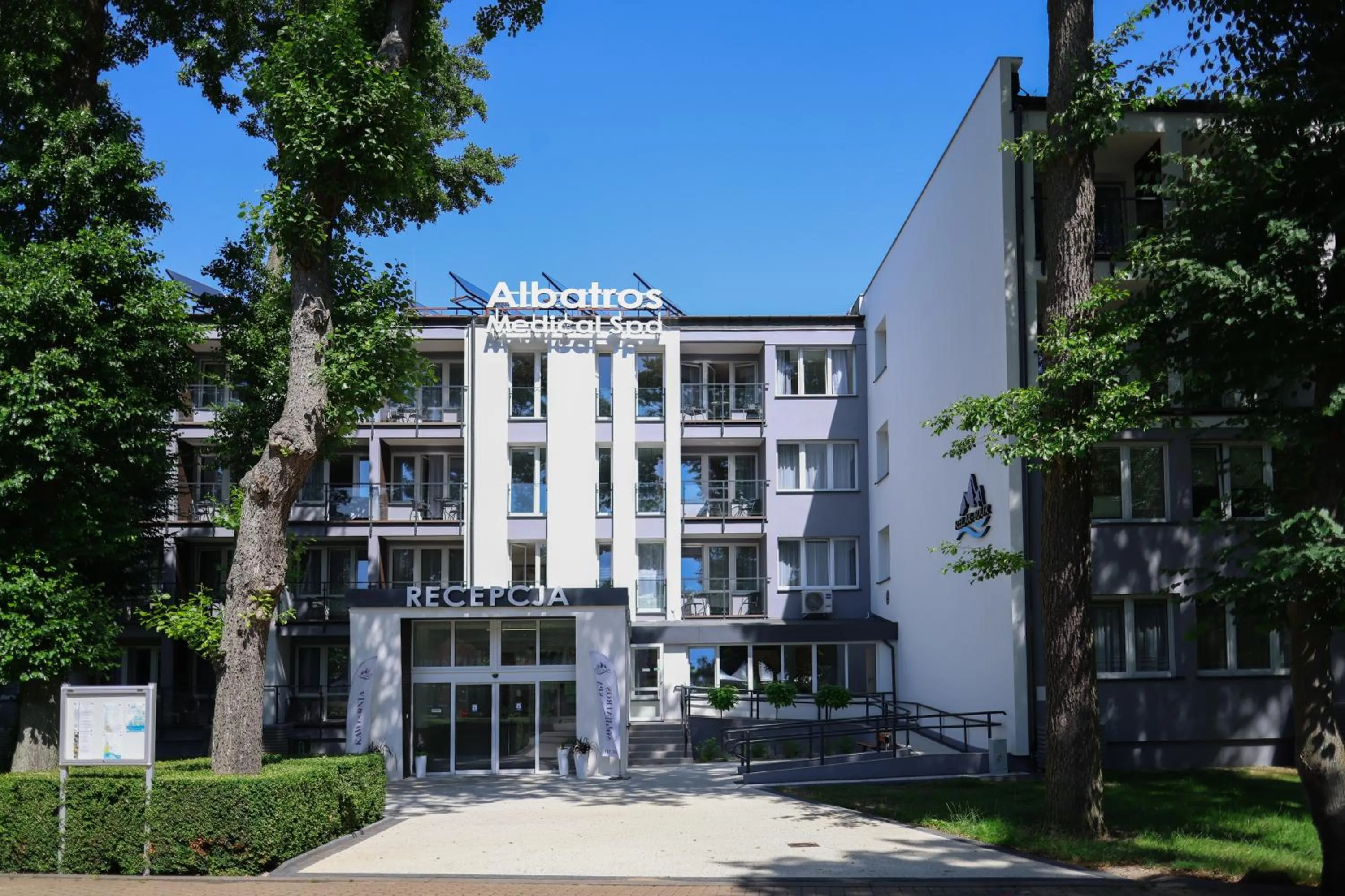 Property building in Albatros Medical SPA