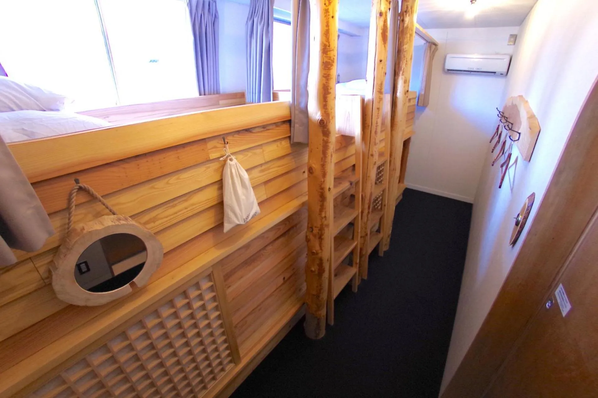 bunk bed, Bed in Hostel 1889