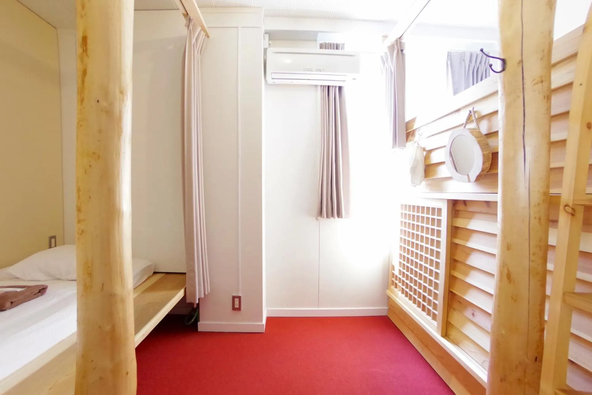 bunk bed, Bed in Hostel 1889