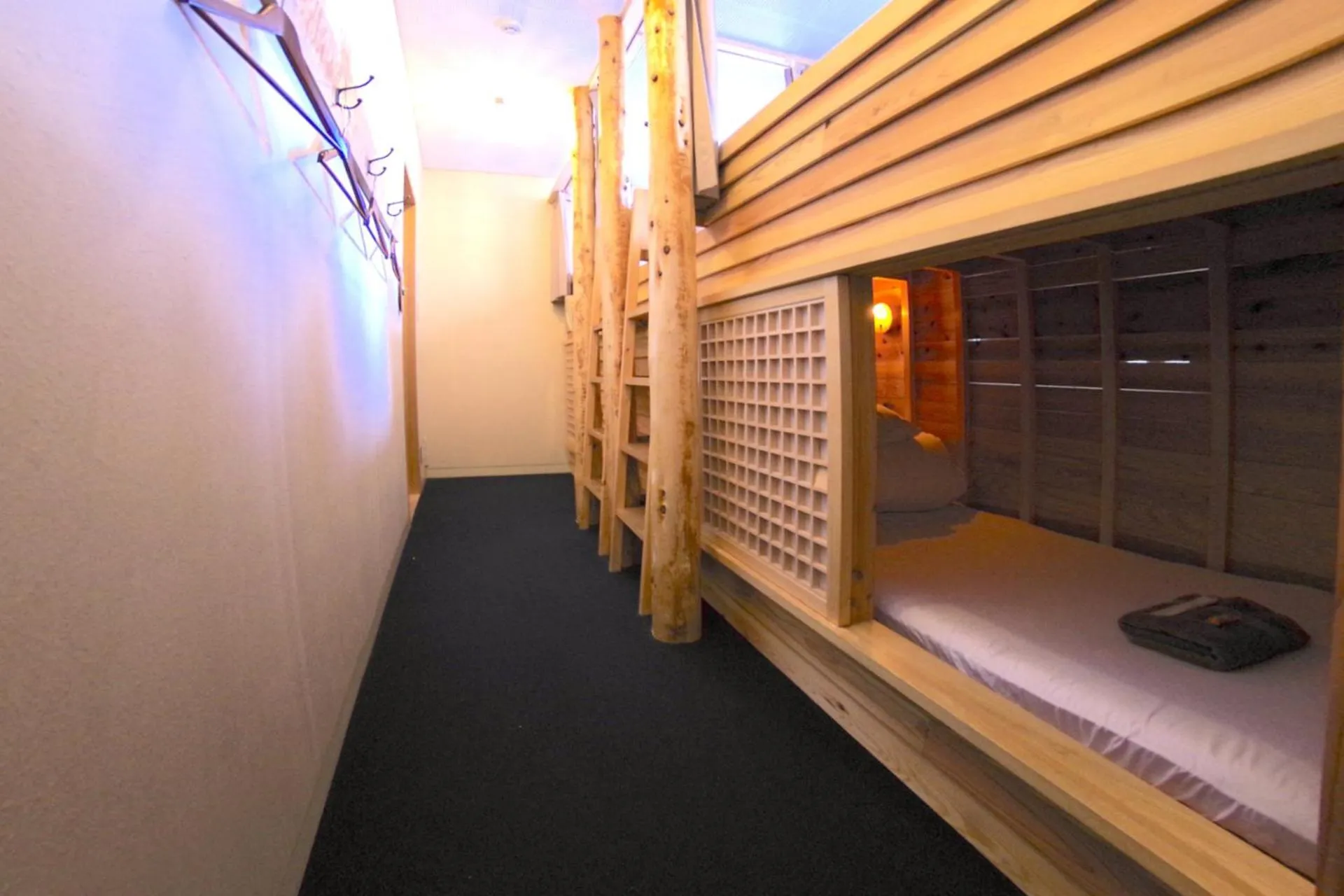 bunk bed, Bed in Hostel 1889