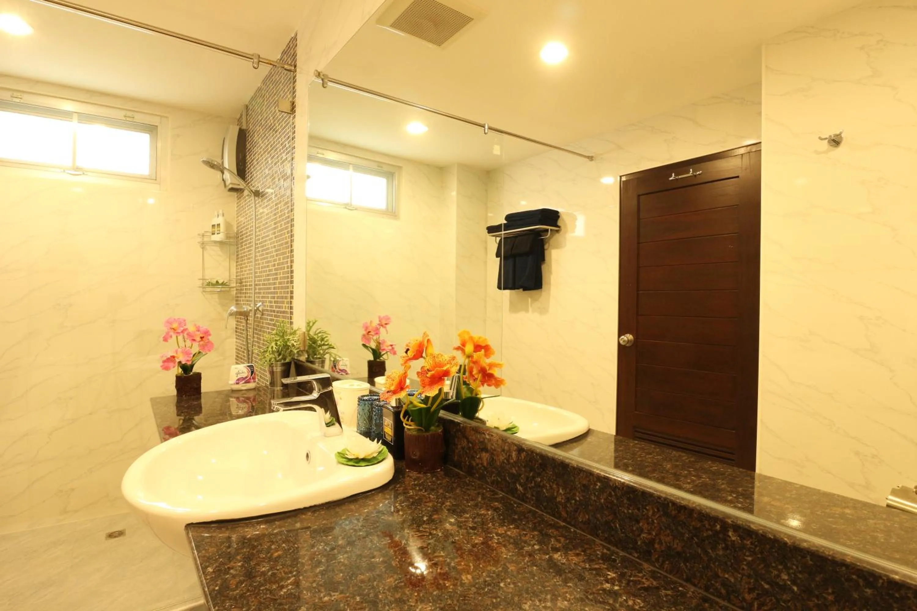 Serena Sathorn Suites