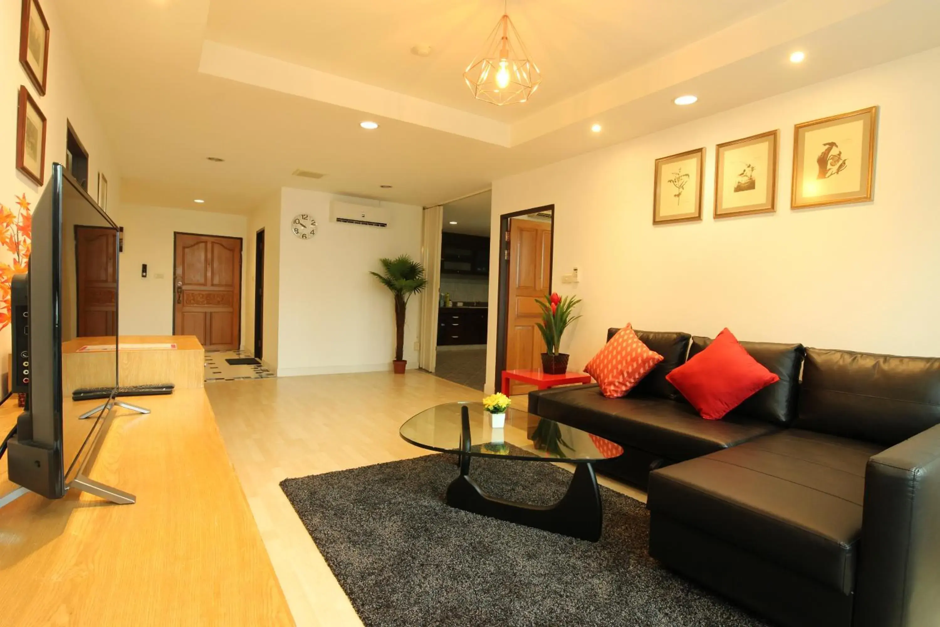 Two-Bedroom Apartment in Serena Sathorn Suites Two-Bedroom Apartment in Serena Sathorn Suites