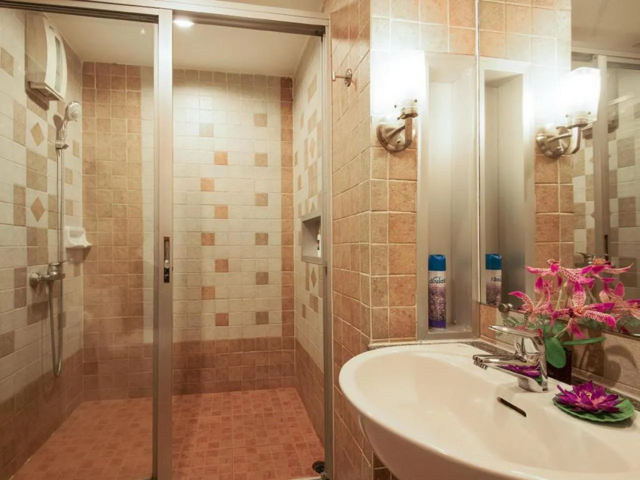 Serena Sathorn Suites