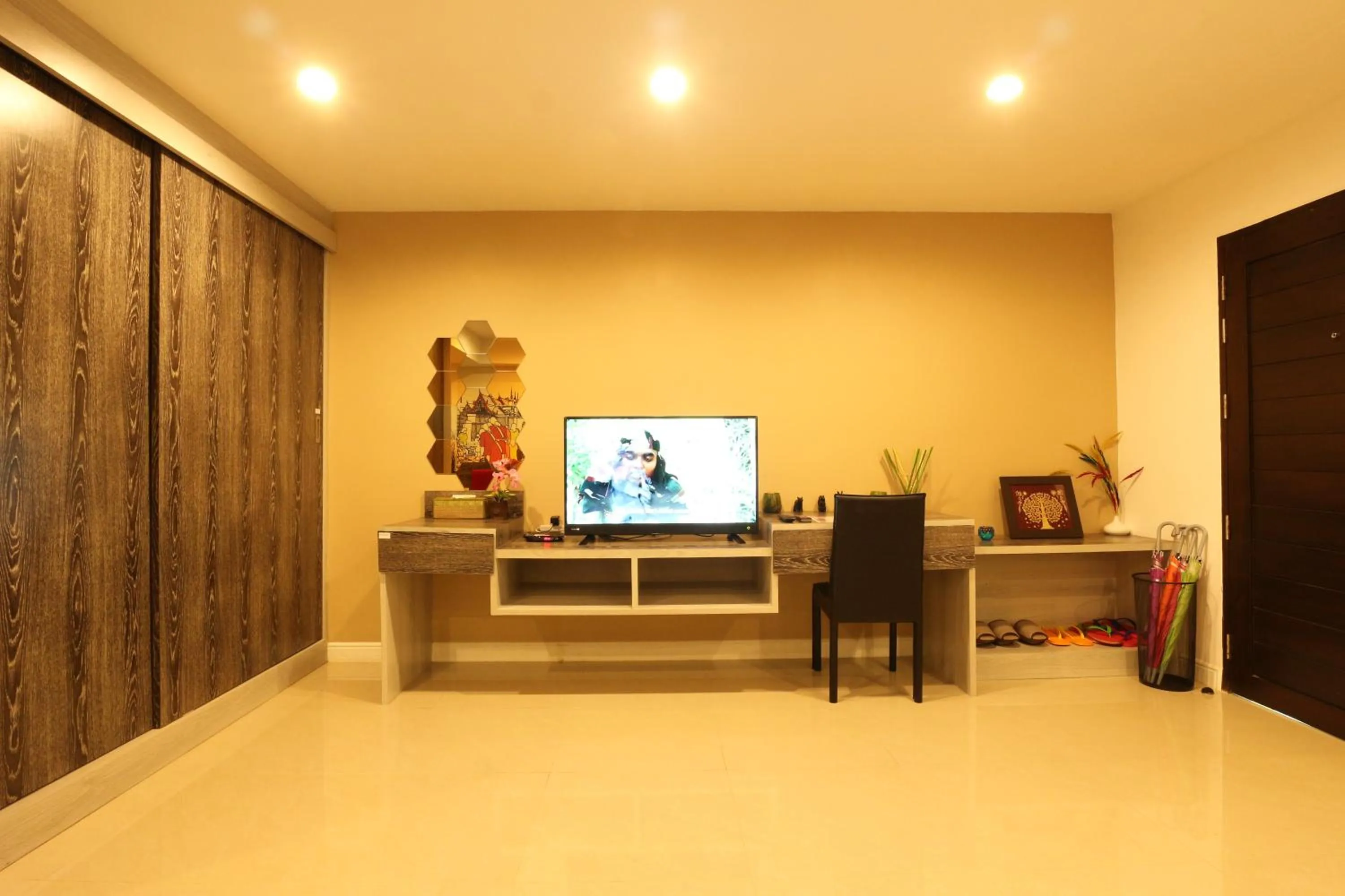 Serena Sathorn Suites