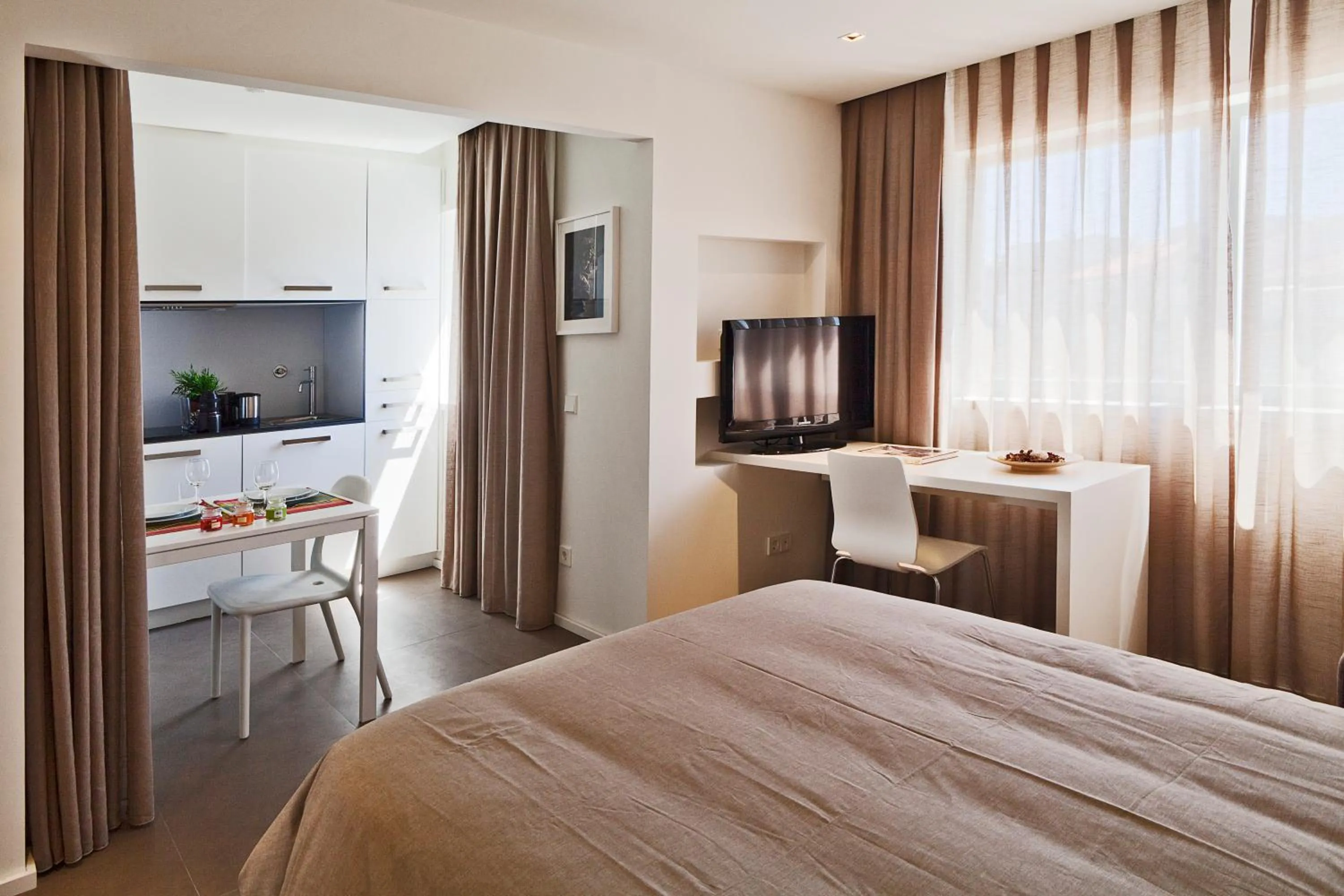 Decorative detail, Bed in bnapartments Palacio