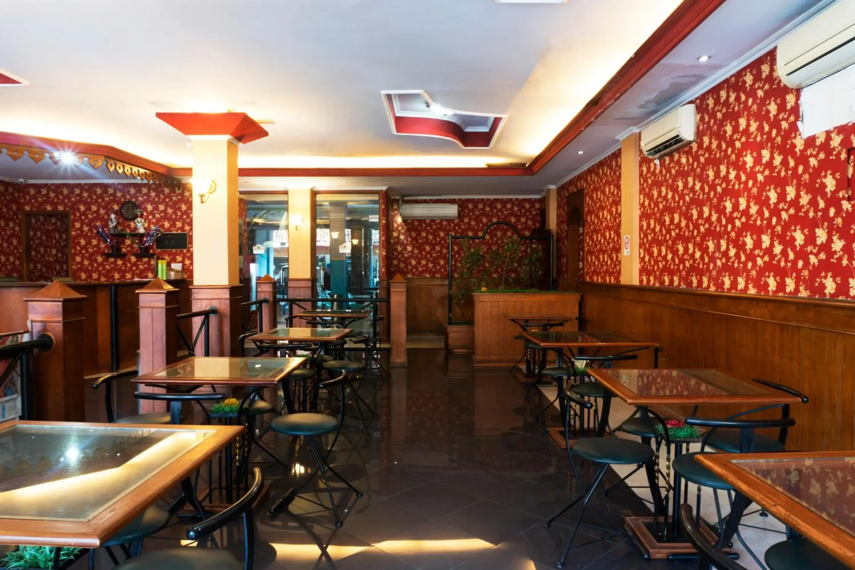 Restaurant/places to eat in Hotel Istana Bungur Restaurant/places to eat in Hotel Istana Bungur