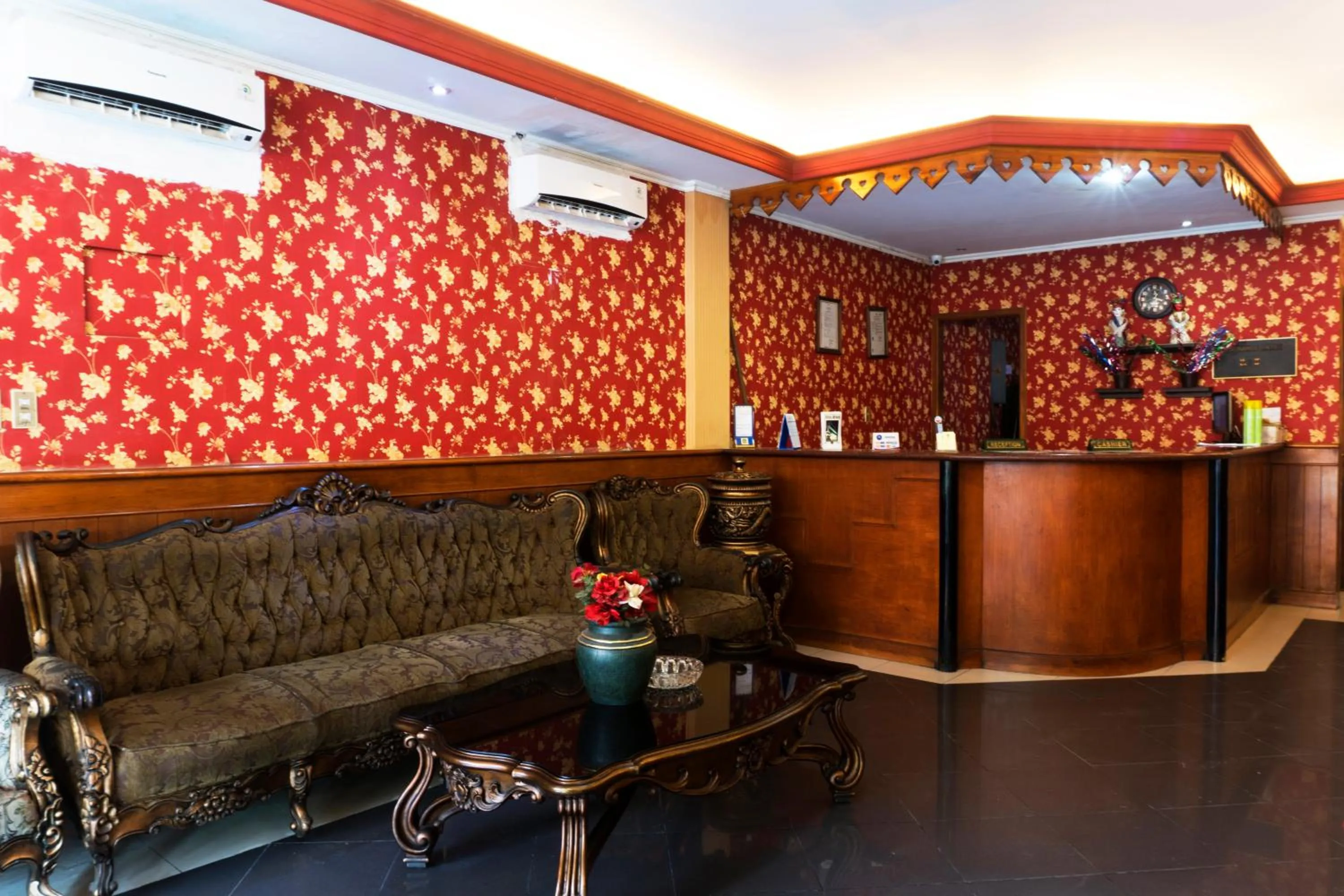 Lobby or reception in Hotel Istana Bungur