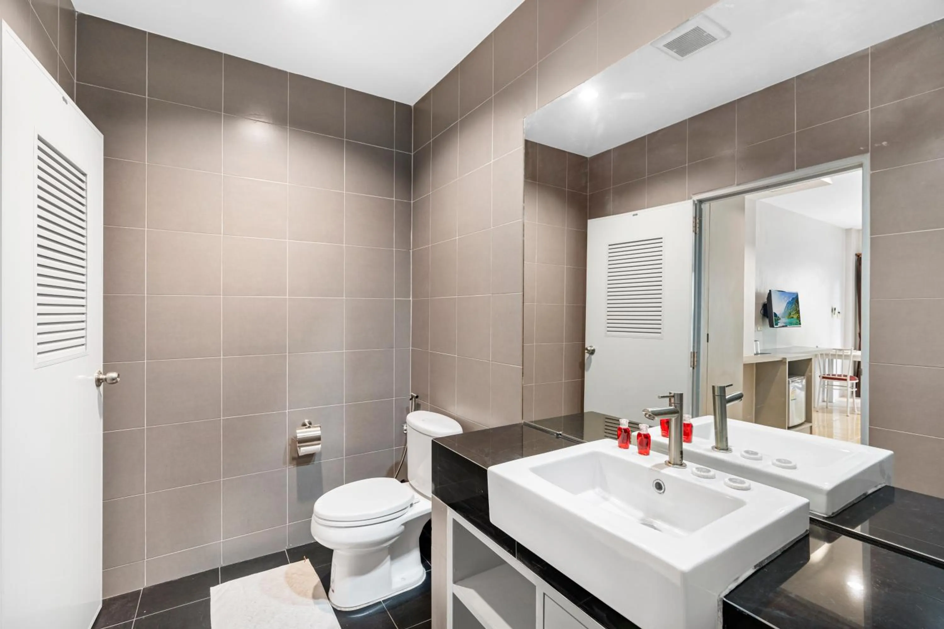 Toilet in Chaweng Terrace