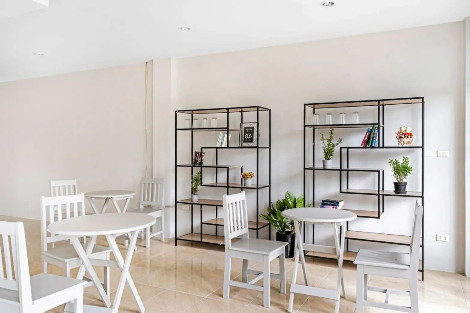 Property building in Chaweng Terrace Property building in Chaweng Terrace