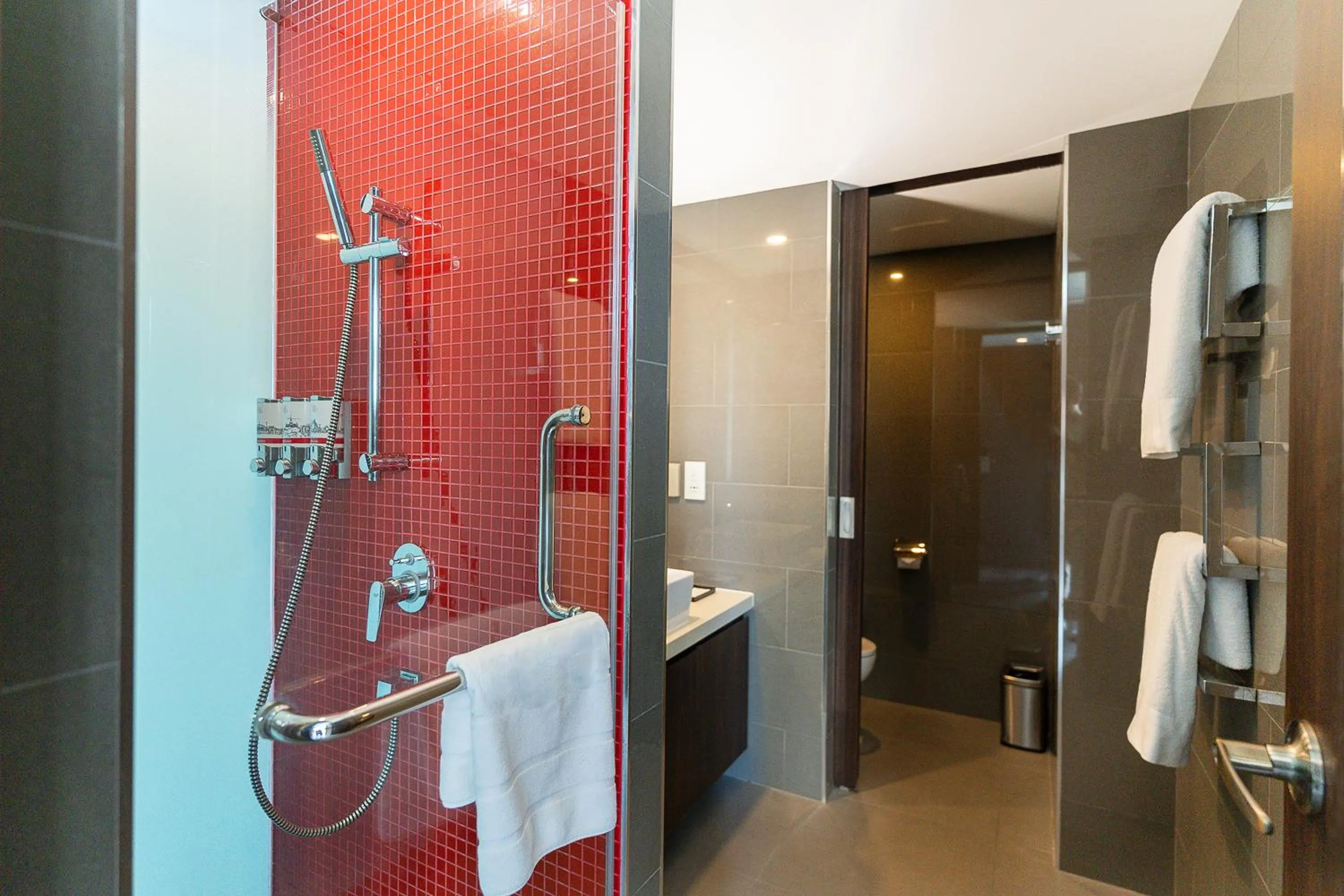 Shower in Vib Best Western Sanam Pao